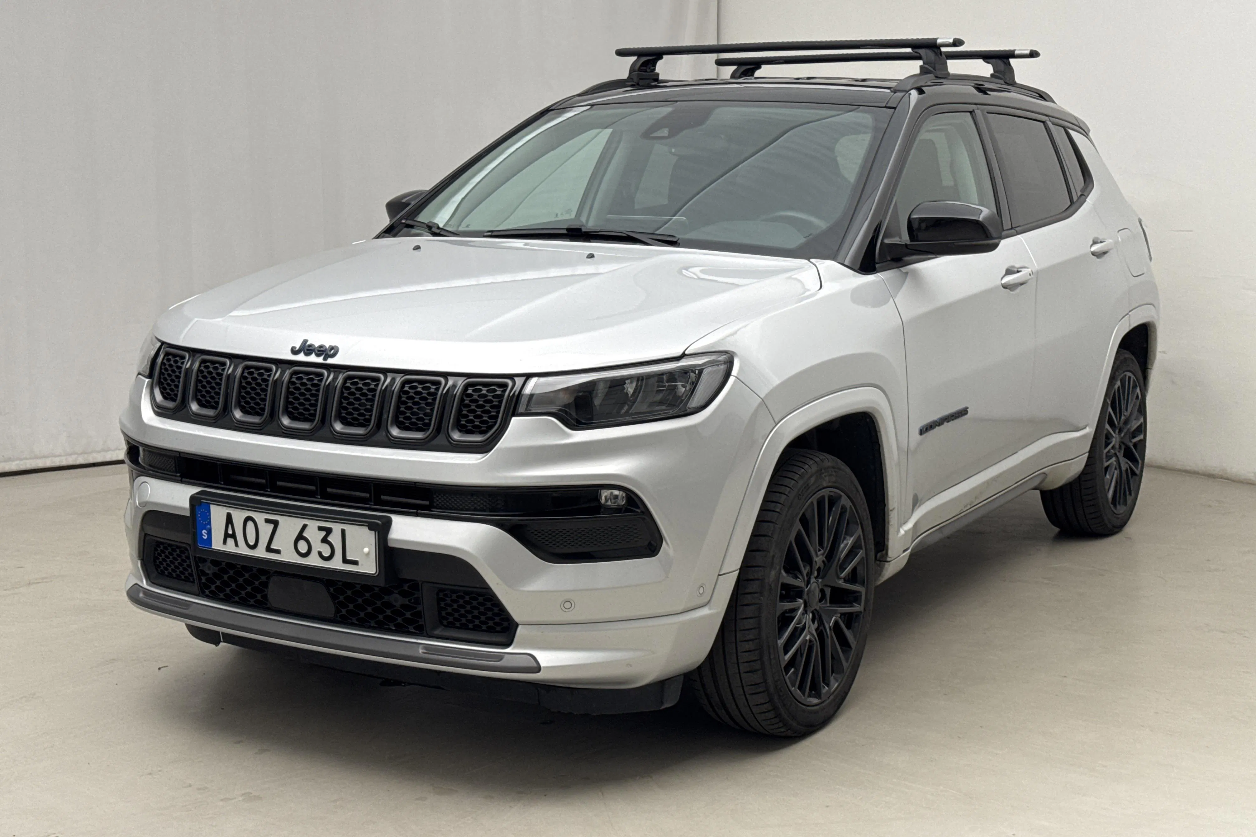 Presentationsfoto 1 av 20: Jeep Compass 1.3 PHEV 4WD (240hk) - 7 093 mil - Automat - grå - 2022