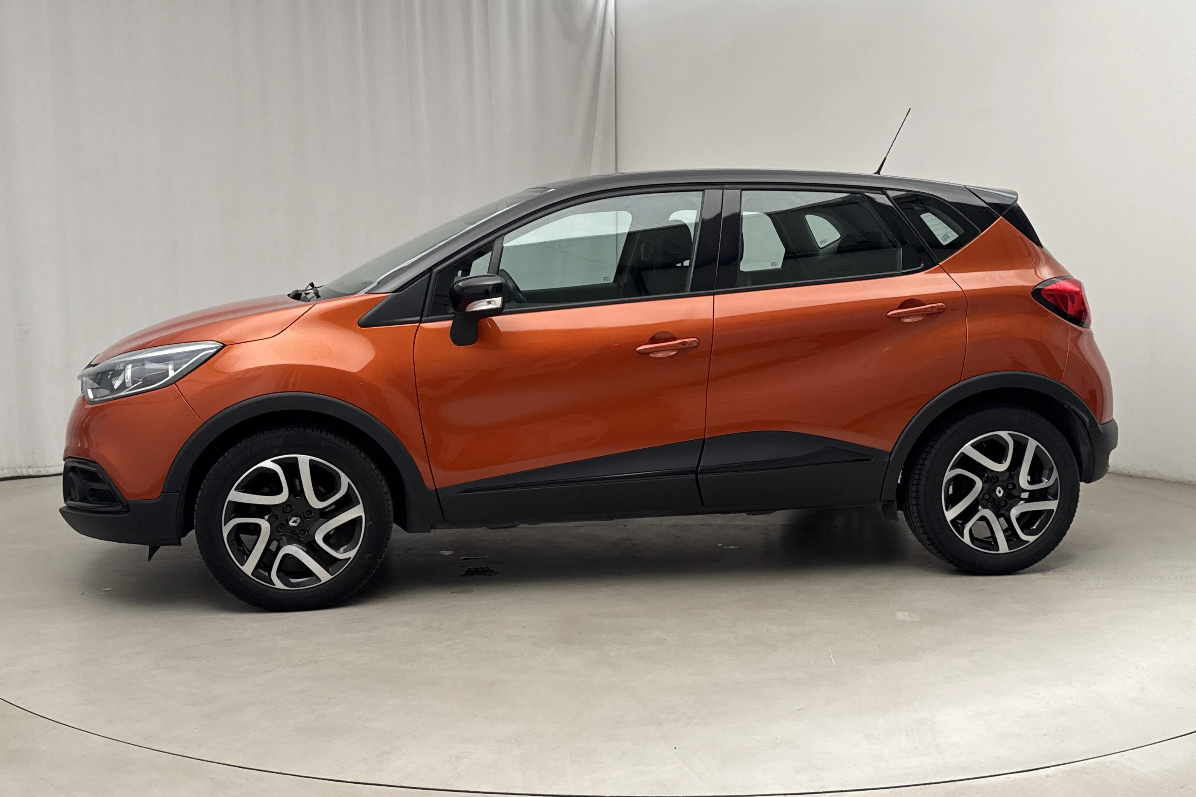 Presentation photo 2 of 16: Renault Captur 1.2 TCe (120hk) - 46 530 km - Automatic - 2014