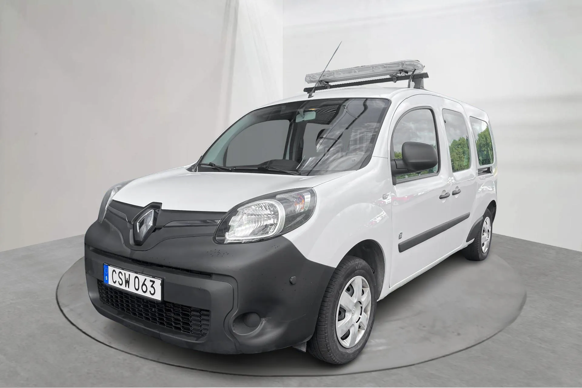 Presentationsfoto 1 av 15: Renault Kangoo II Z.E. 22kWh Maxi (60hk) - 3 052 mil - Automat - vit - 2014