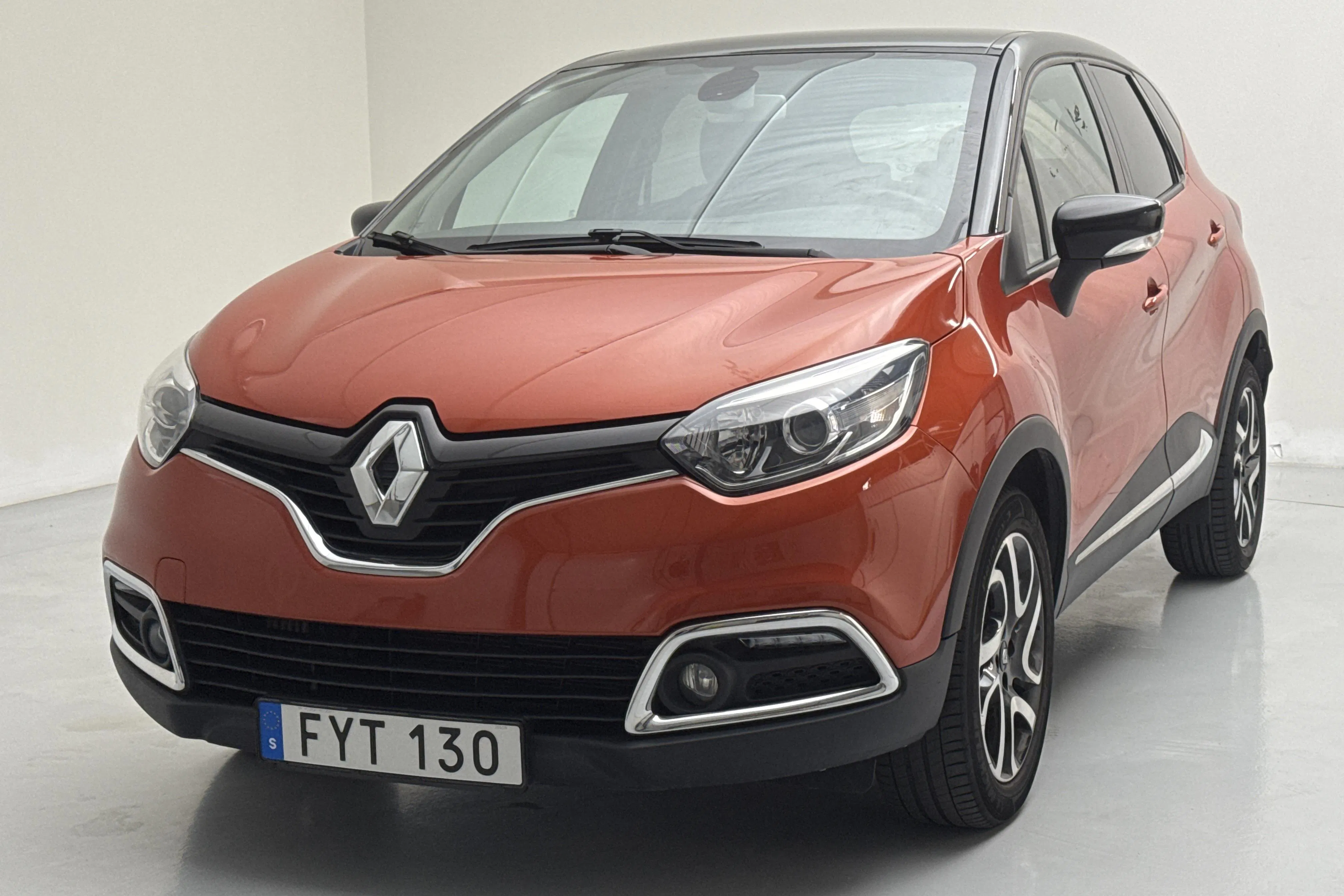 Presentation photo 1 of 13: Renault Captur 0.9 TCe (90hk) - 42 660 km - Manual - 2015
