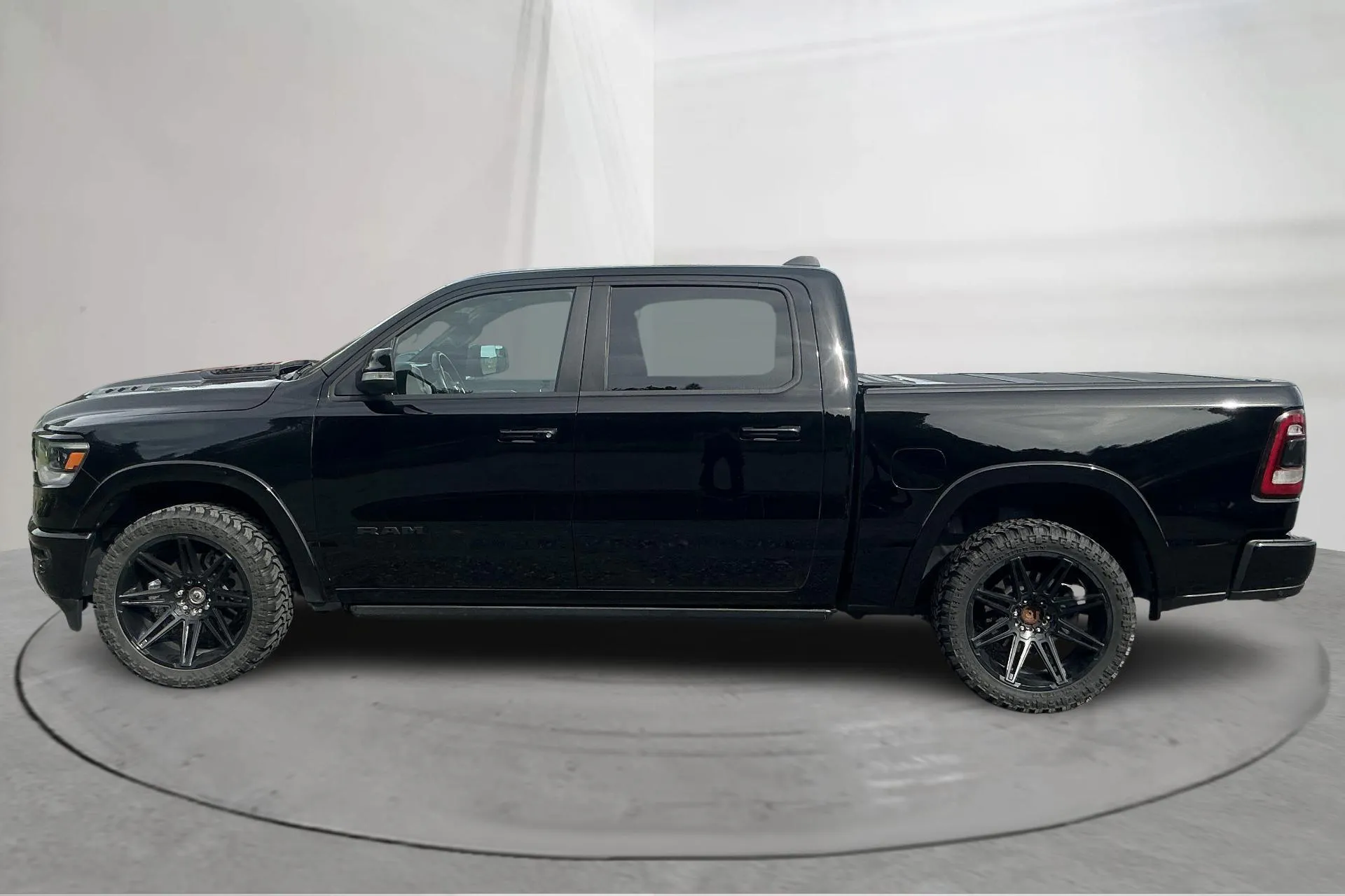 Presentation photo 2 of 18: Dodge RAM 1500 5.7 (395hk) - 67 390 km - Automatic - black - 2021