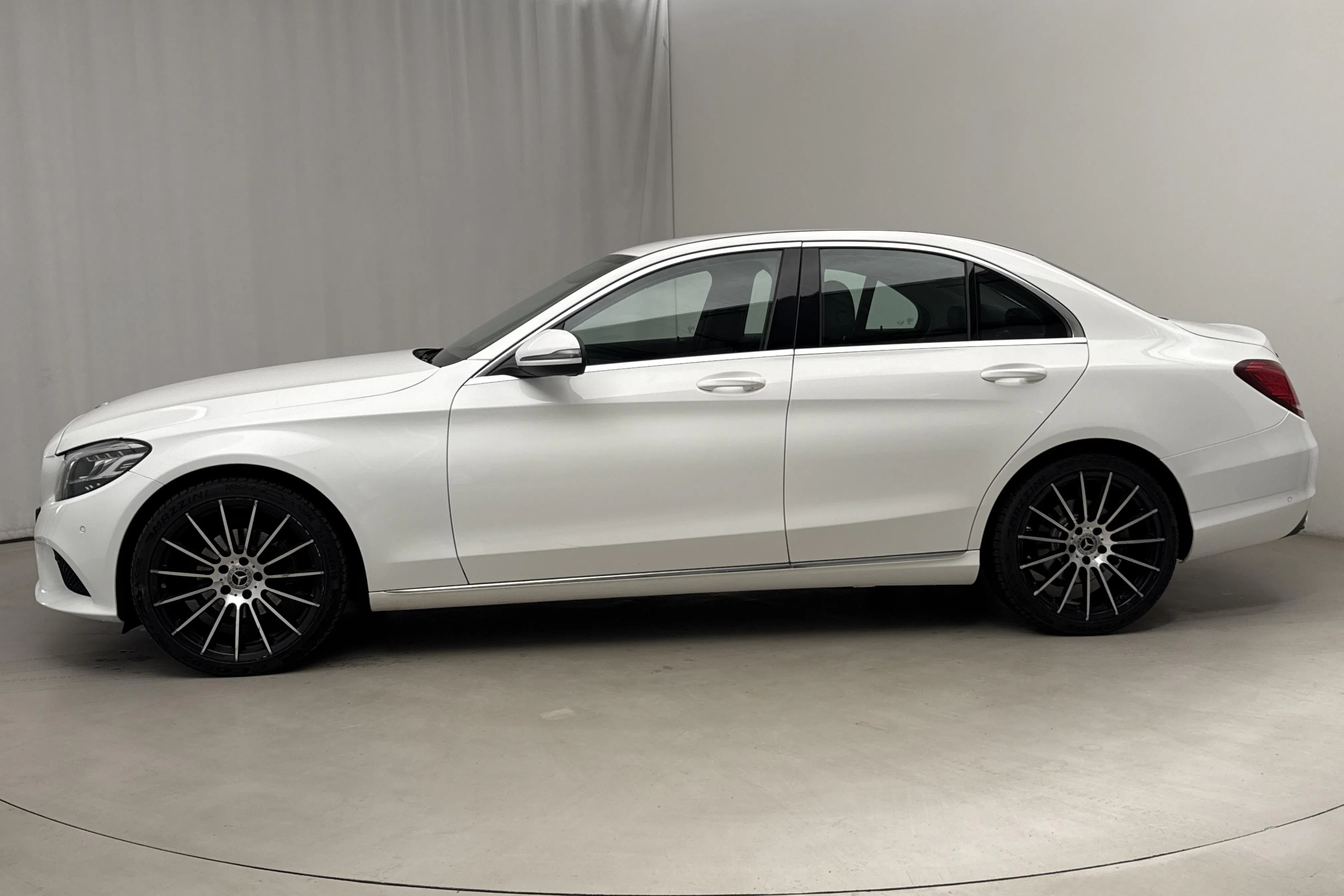 Presentationsfoto 2 av 19: Mercedes C 200 d Sedan W205 (160hk) - 16 503 mil - Automat - vit - 2020