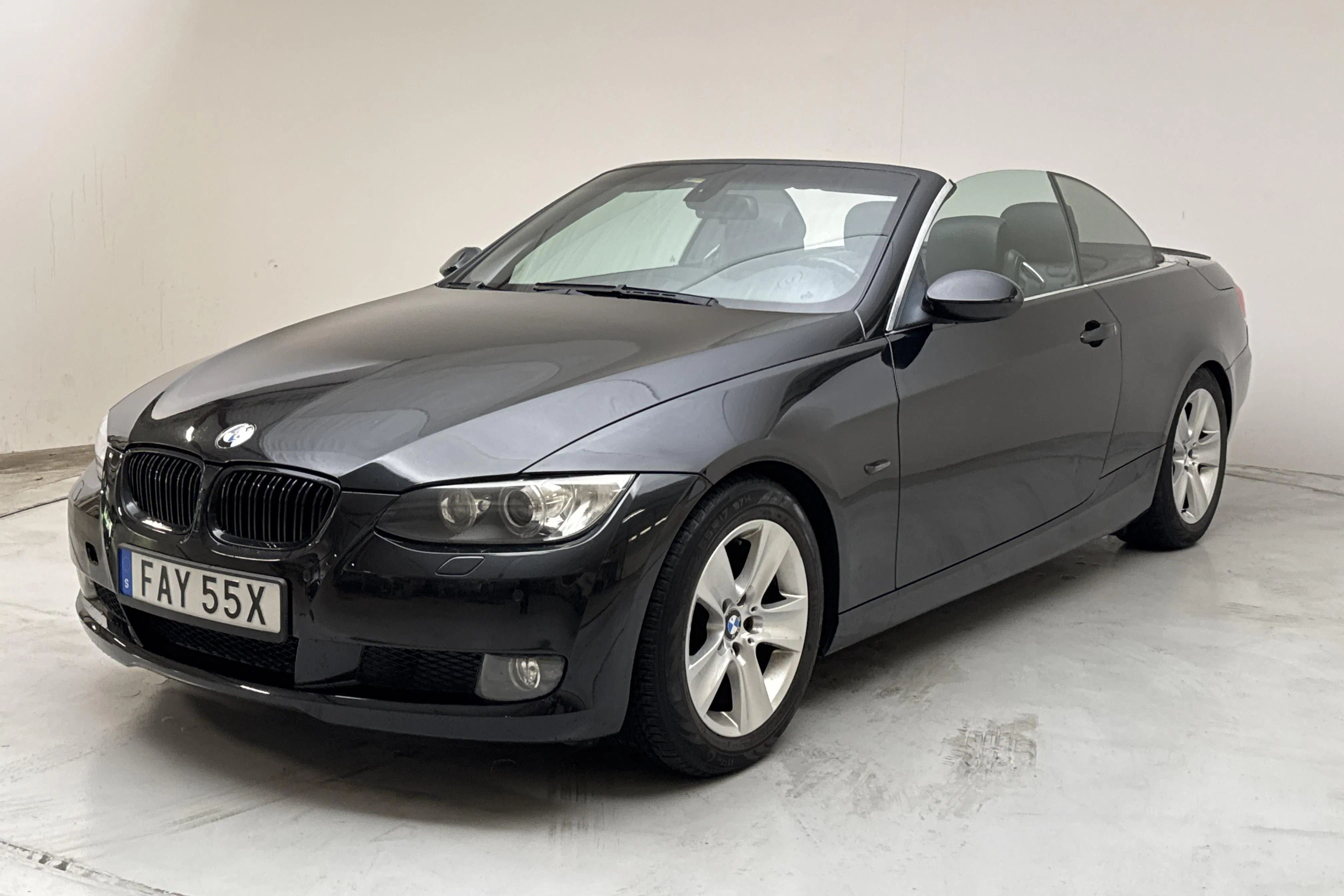 Presentation photo 1 of 19: BMW 325i Cabriolet, E93 (218hk) - 244 910 km - Automatic - black - 2007