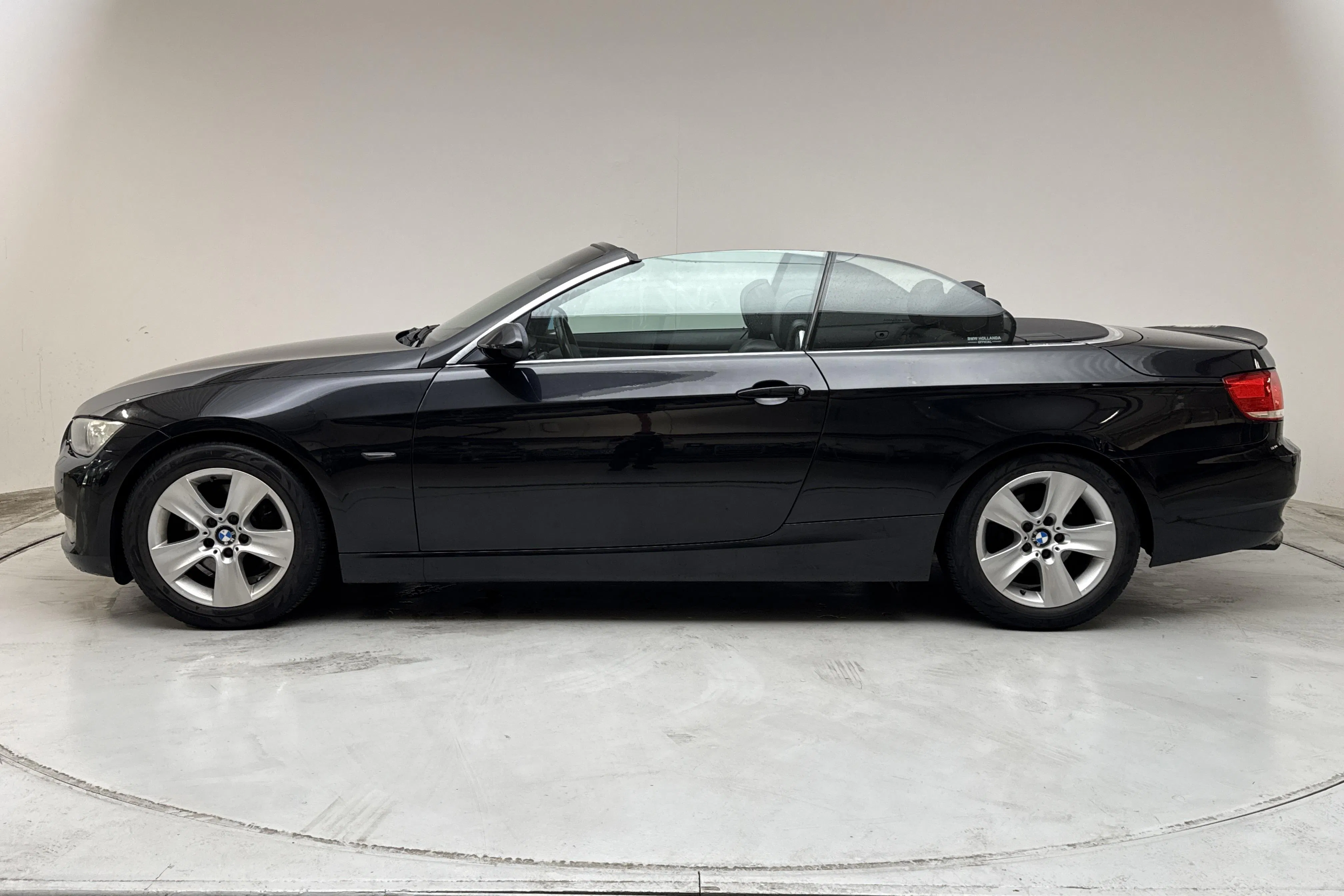Presentation photo 2 of 19: BMW 325i Cabriolet, E93 (218hk) - 244 910 km - Automatic - black - 2007