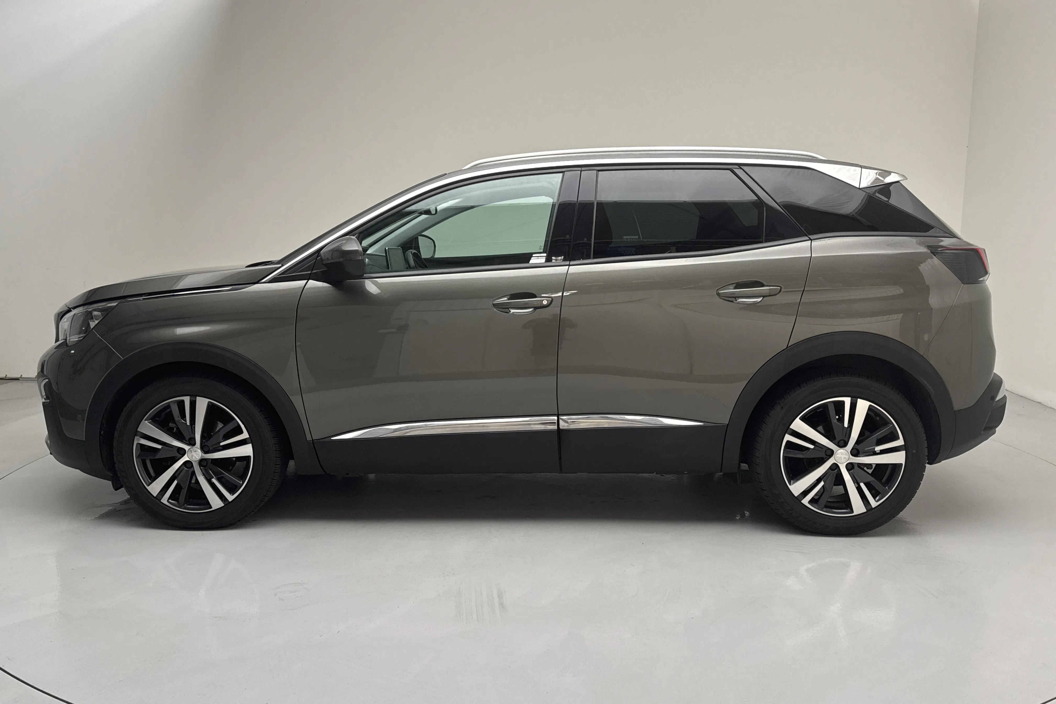 Presentation photo 2 of 14: Peugeot 3008 1.2 PureTech (130hk) - 79 220 km - Automatic - 2018