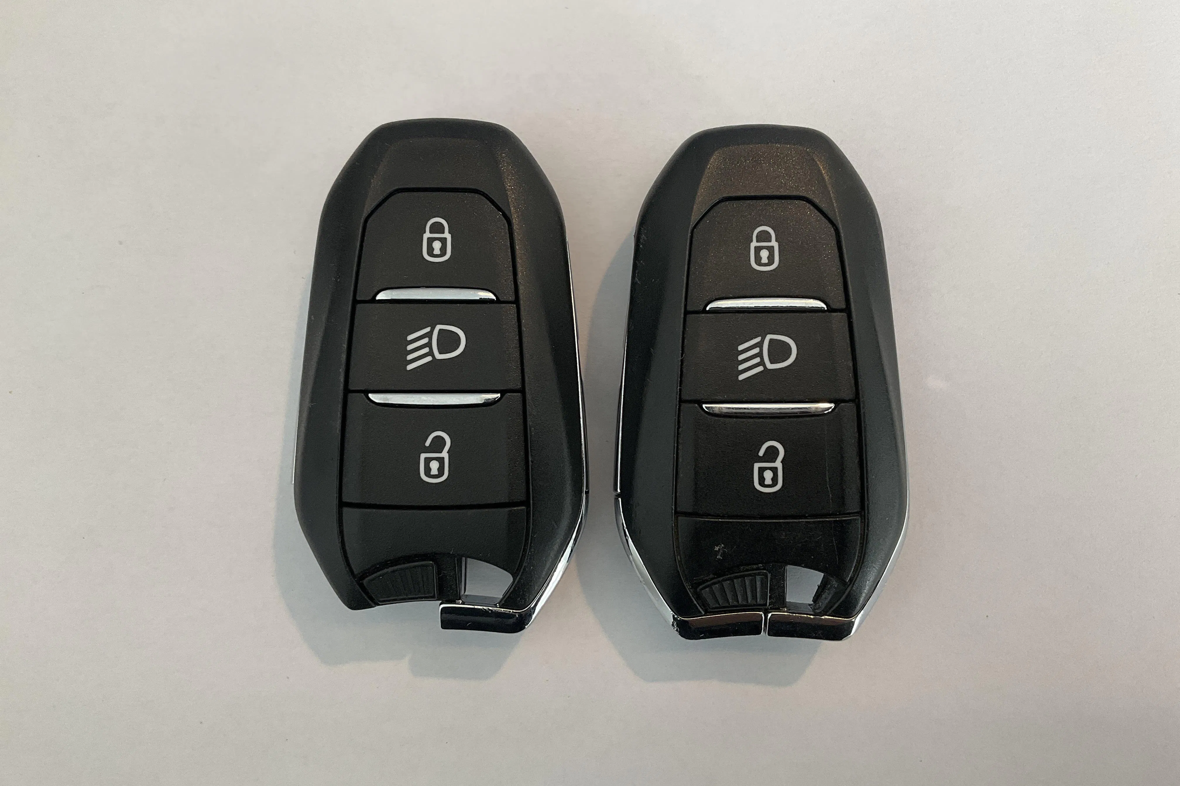 Presentation photo 14 of 14: Peugeot 3008 1.2 PureTech (130hk) - 79 220 km - Automatic - 2018