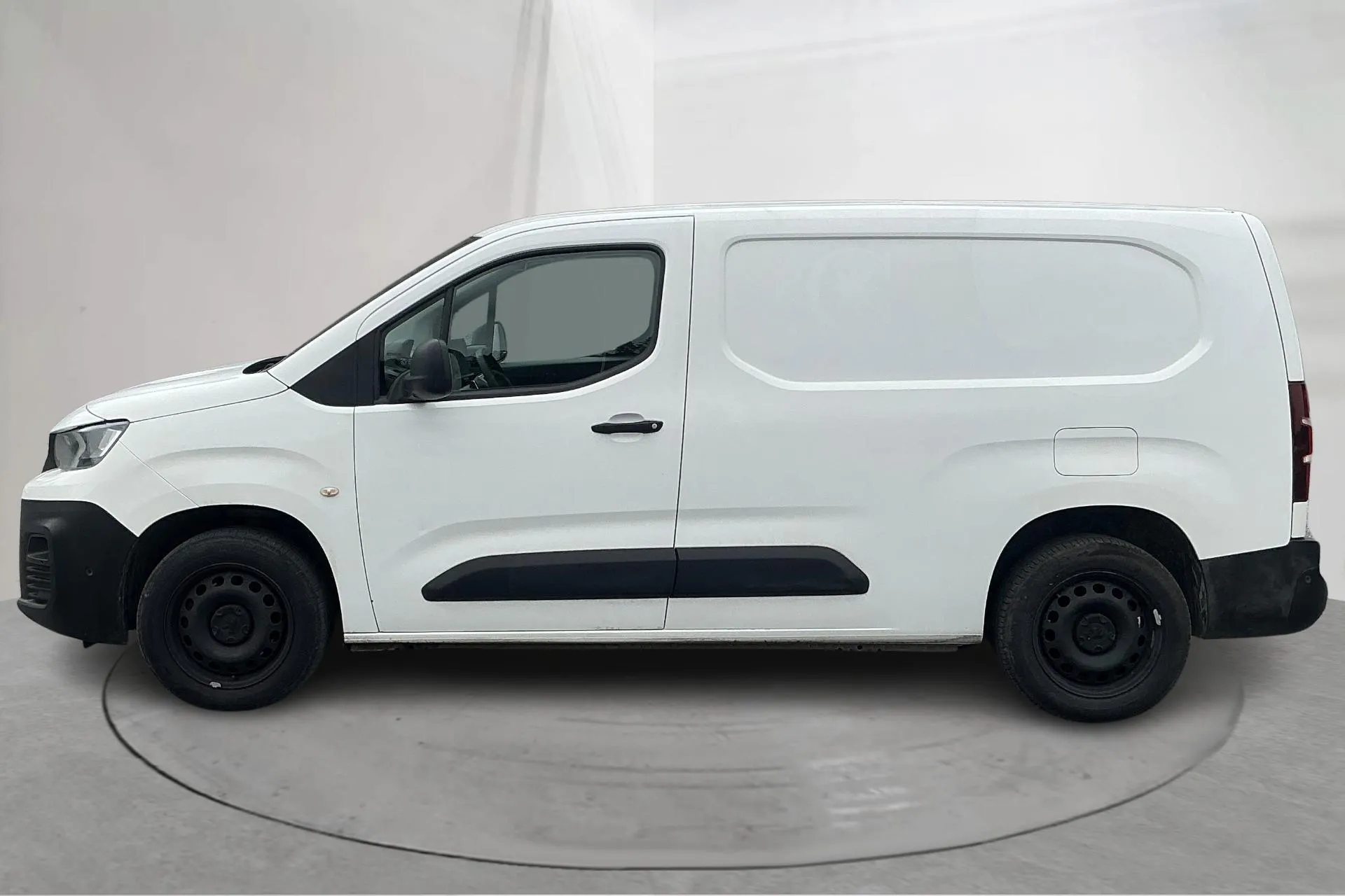 Presentation photo 2 of 14: Peugeot Partner 1.5 HDI Skåp (130hk) - 102 260 km - Automatic - white - 2021