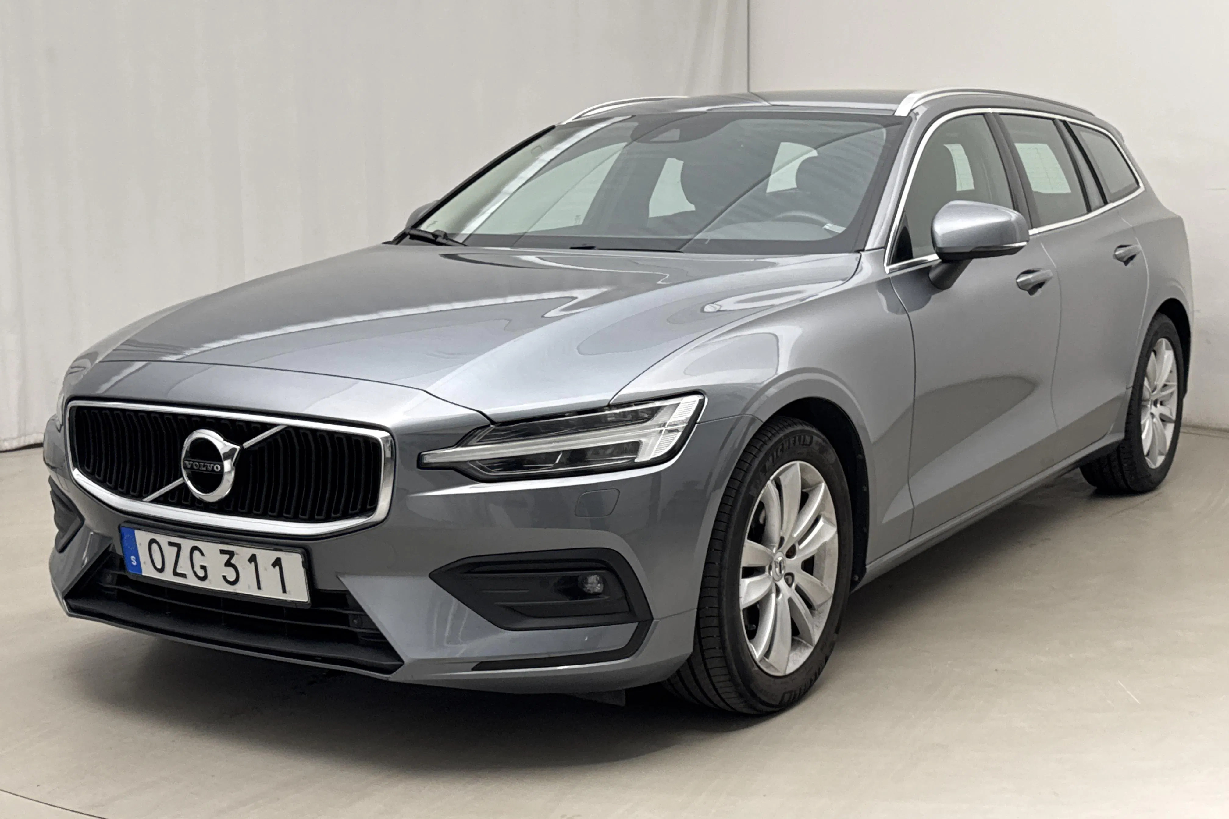 Presentationsfoto 1 av 20: Volvo V60 D3 (150hk) - 7 887 mil - Automat - grå - 2019