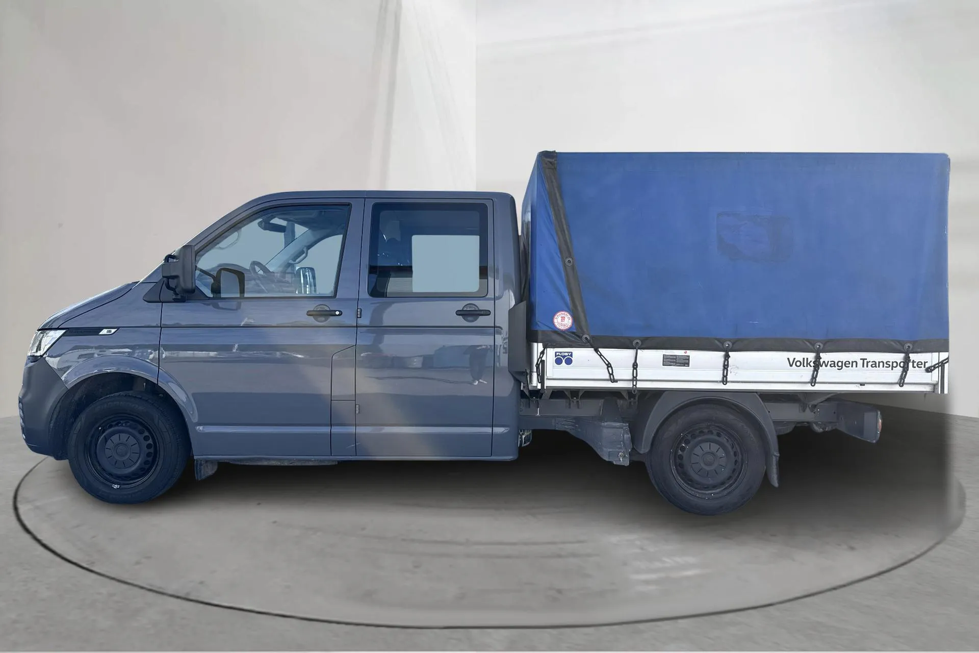 Presentationsfoto 2 av 13: VW Transporter Pickup T6.1 TDI (110hk) - 8 715 mil - Manuell - grå - 2023