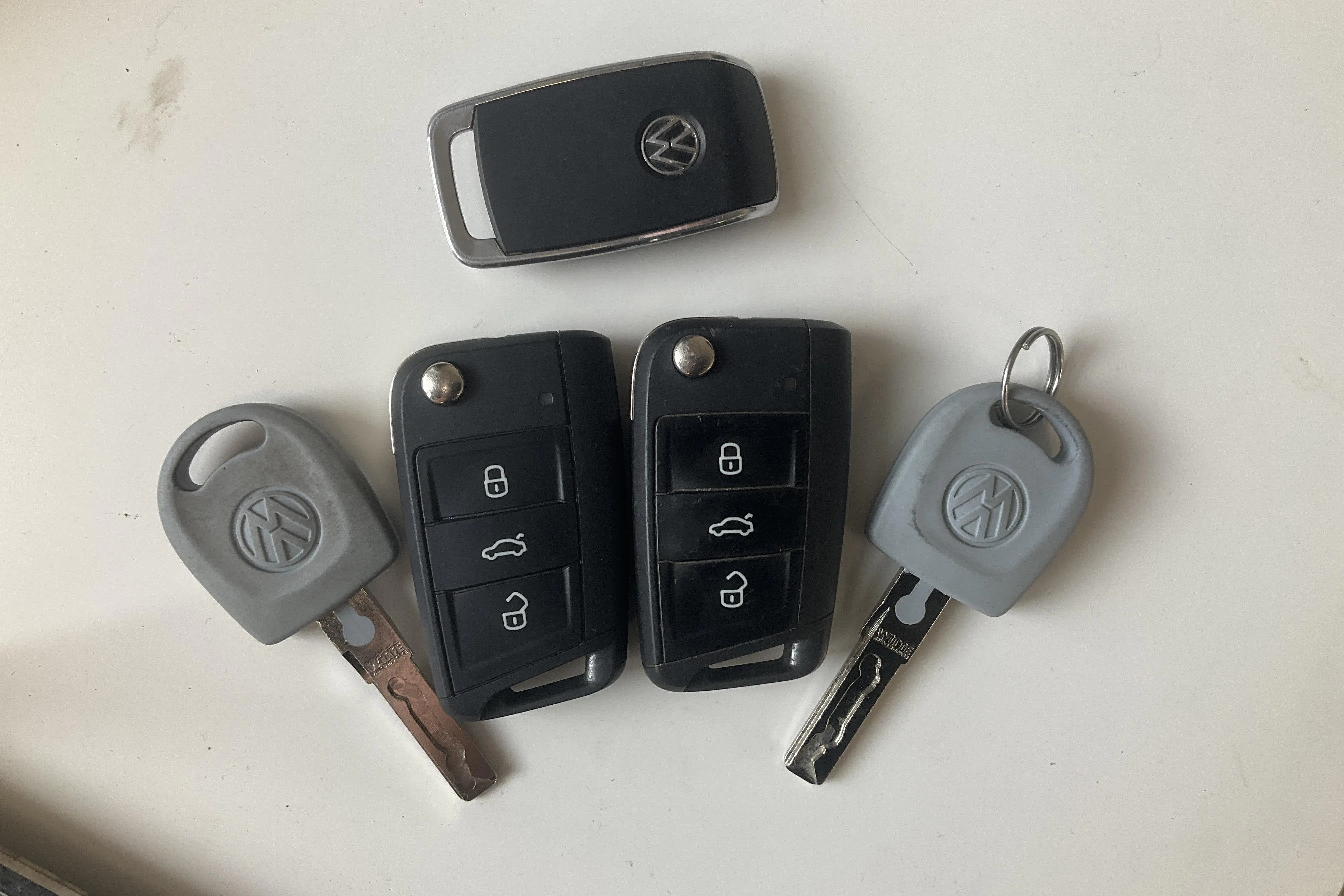 Presentationsfoto 14 av 14: VW Transporter Pickup T6.1 TDI (110hk) - 10 955 mil - Manuell - grå - 2022