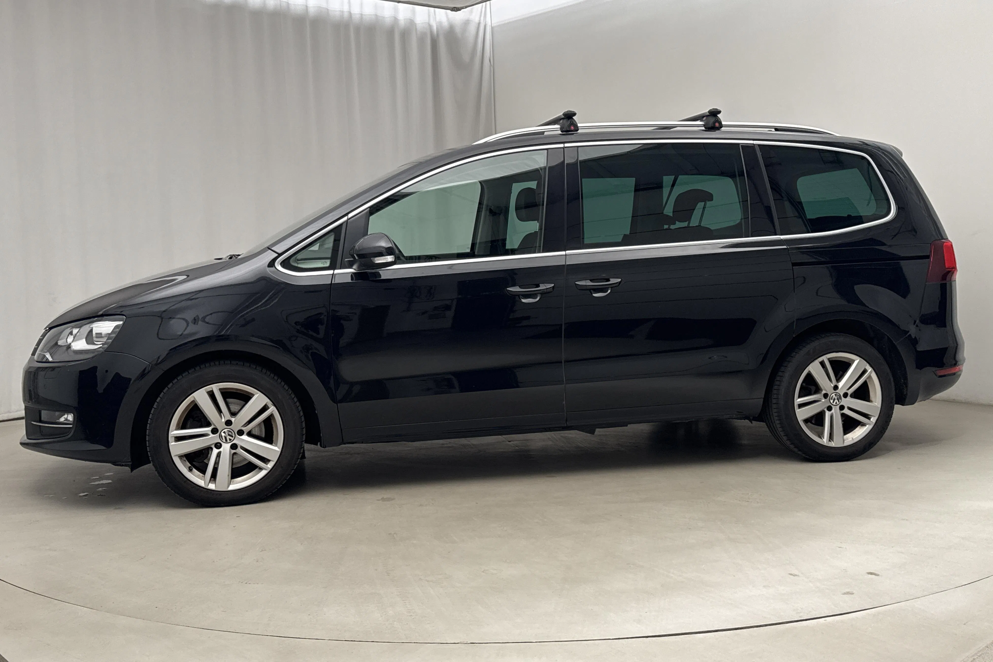 Presentation photo 2 of 21: VW Sharan 2.0 TDI 4Motion (184hk) - 141 140 km - Automatic - black - 2018