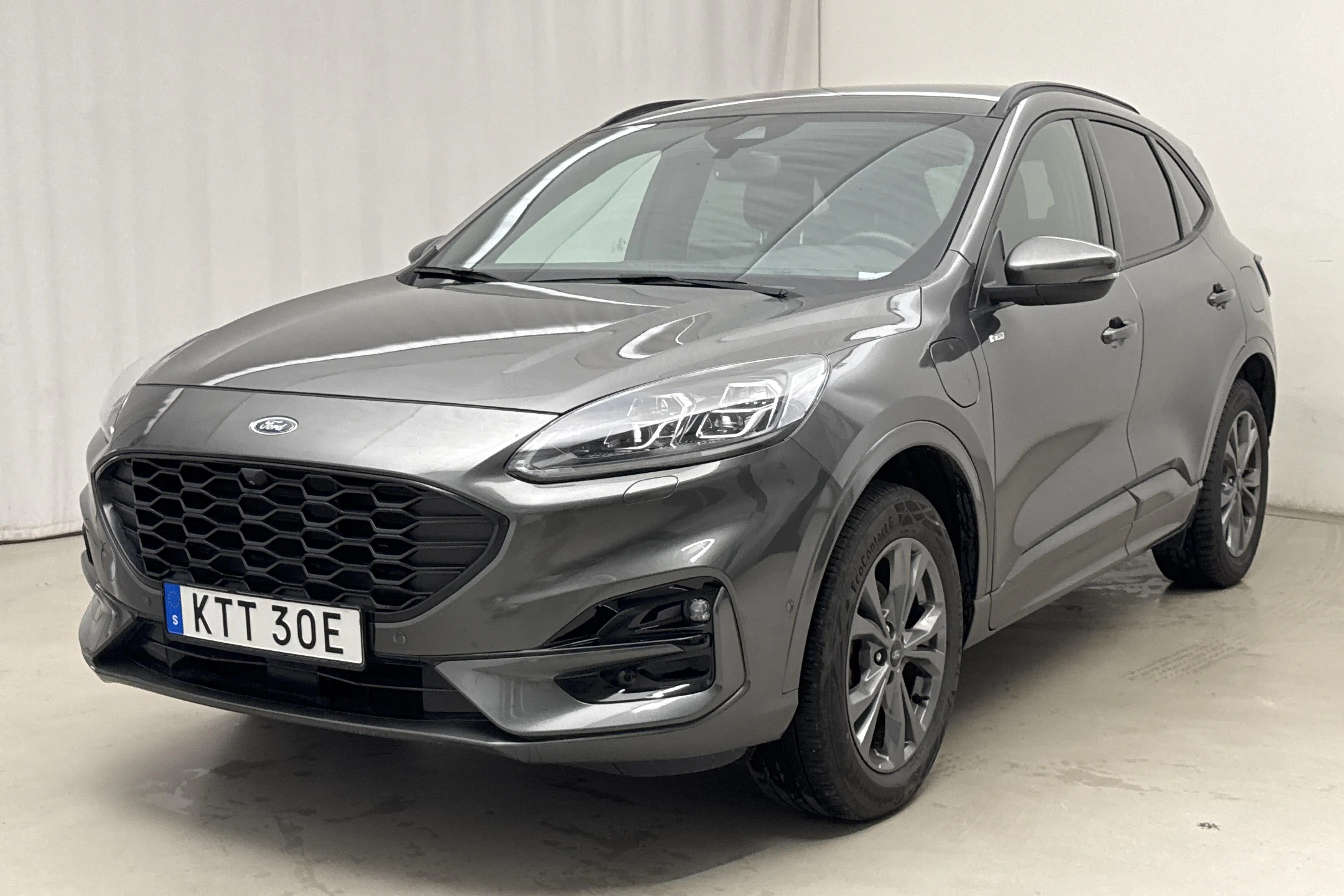 Ford Kuga 2.5 PHEV (225hk), såld på svensk auktion för 226 500 kr