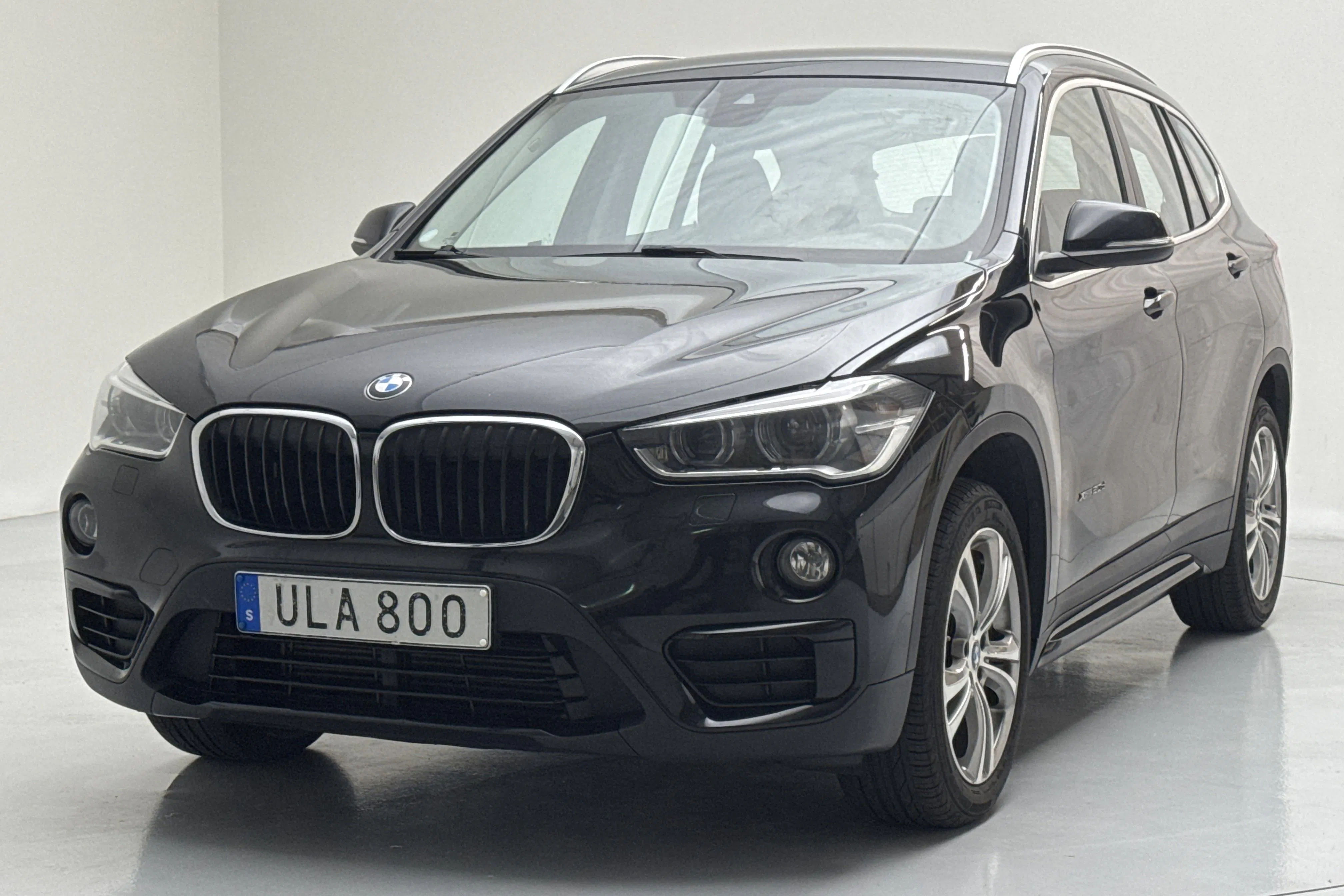 Presentation photo 1 of 13: BMW X1 xDrive20d, F48 (190hk) - 145 370 km - Automatic - black - 2017