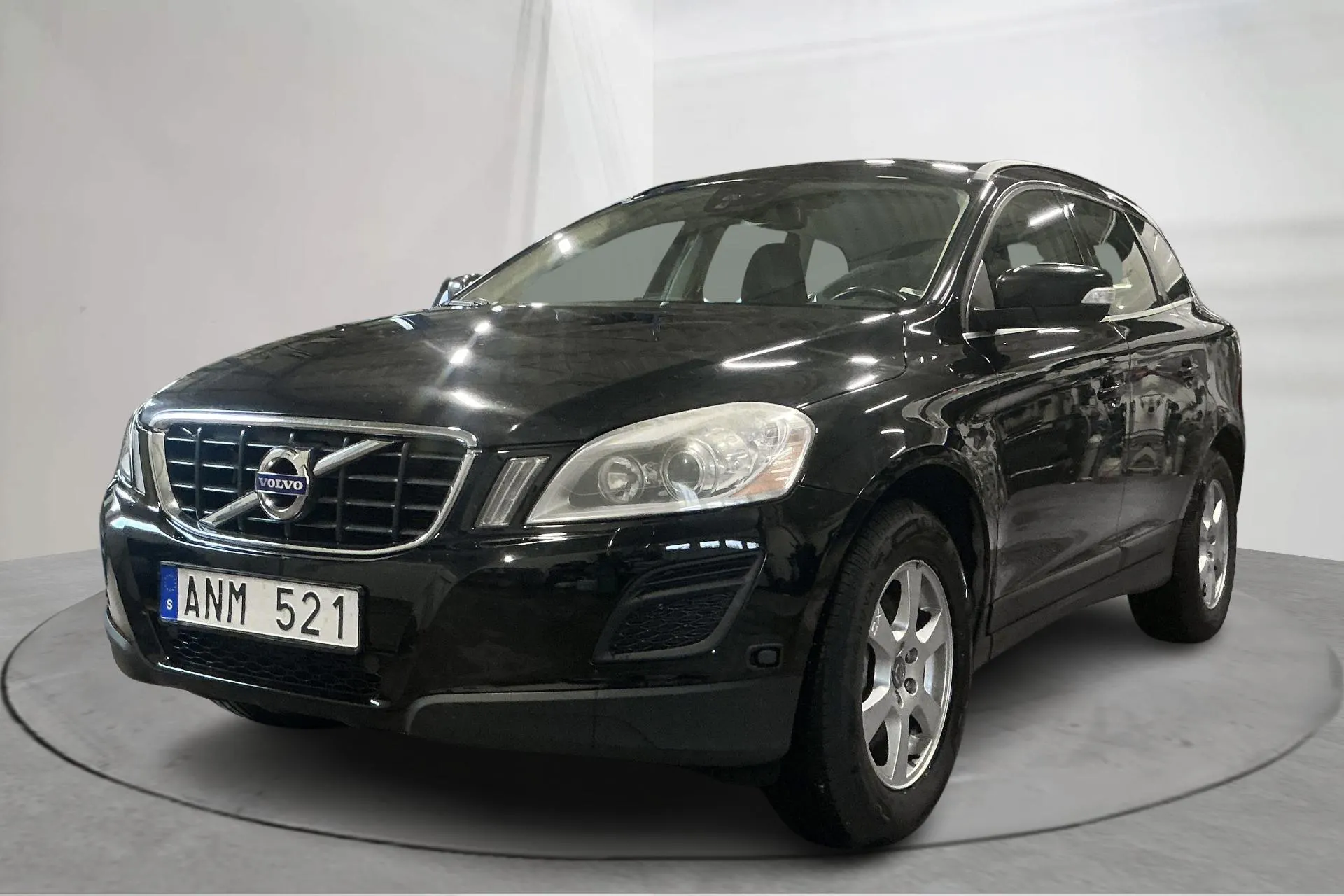 Presentation photo 1 of 14: Volvo XC60 D3 AWD (163hk) - 291 990 km - Automatic - black - 2012