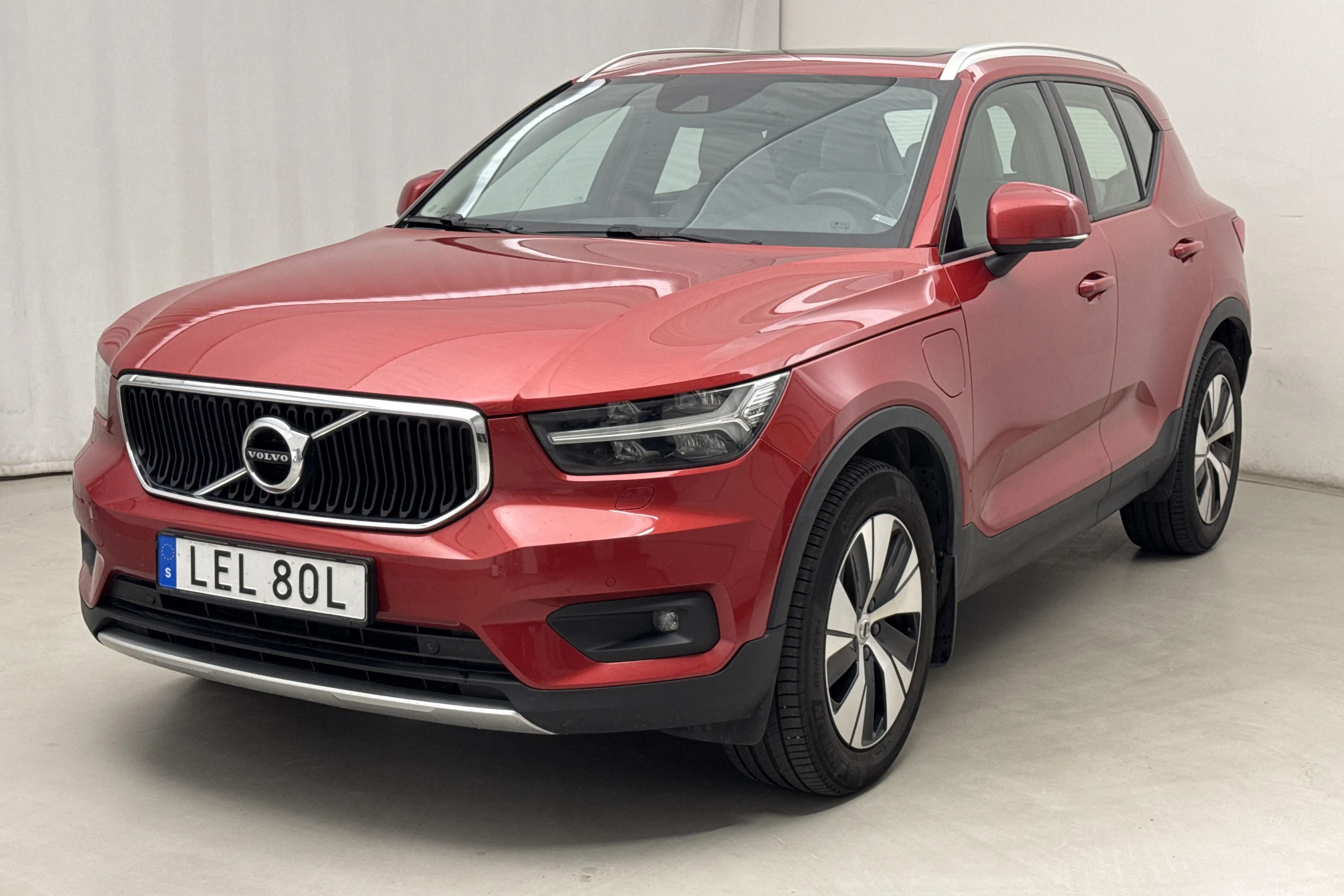 Presentation photo 1 of 22: Volvo XC40 T5 2WD Twin Engine (262hk) - 168 370 km - Automatic - red - 2020