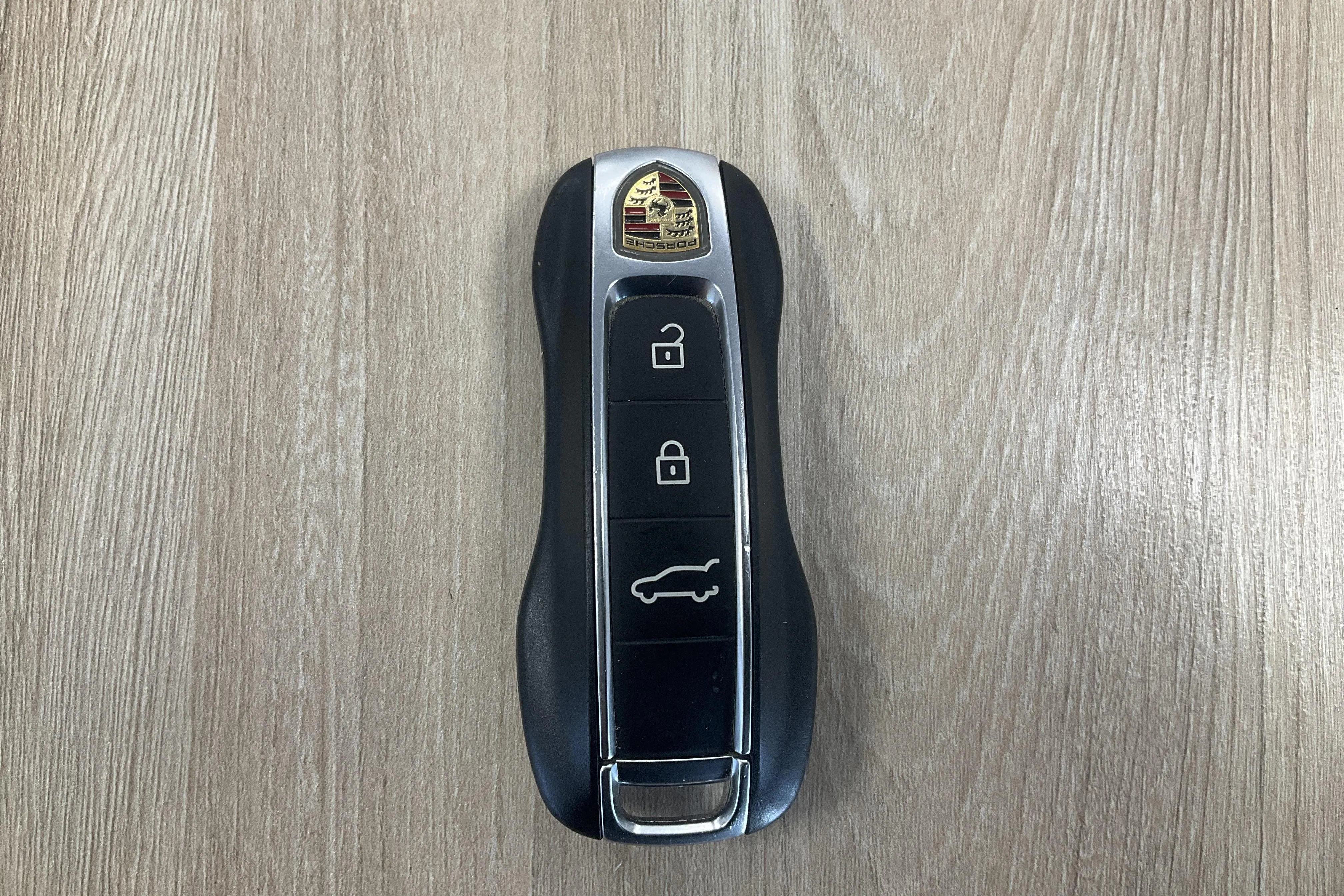 Presentation photo 24 of 24: Porsche Cayenne S E-Hybrid (519hk) - 123 320 km - Automatic - black - 2024