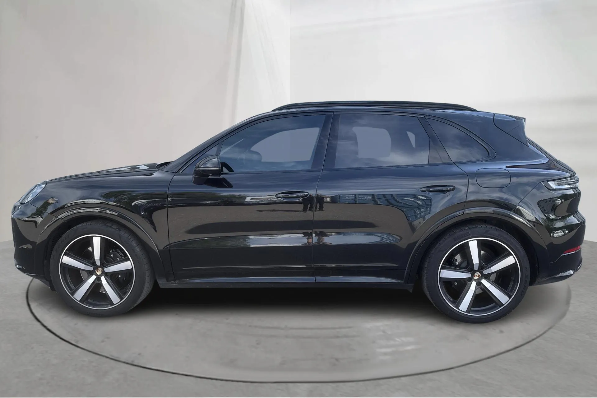 Presentation photo 2 of 24: Porsche Cayenne S E-Hybrid (519hk) - 123 320 km - Automatic - black - 2024