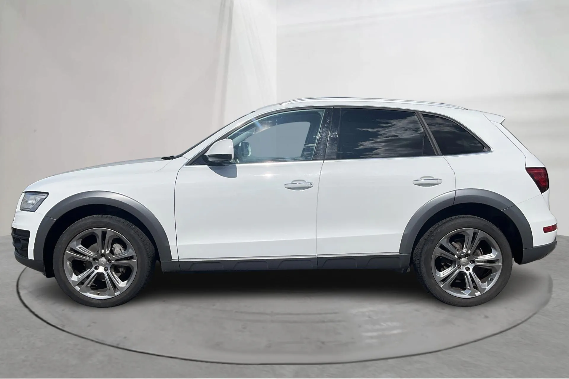 Presentation photo 2 of 23: Audi Q5 2.0 TDI clean diesel quattro (190hk) - 131 490 km - Automatic - white - 2017