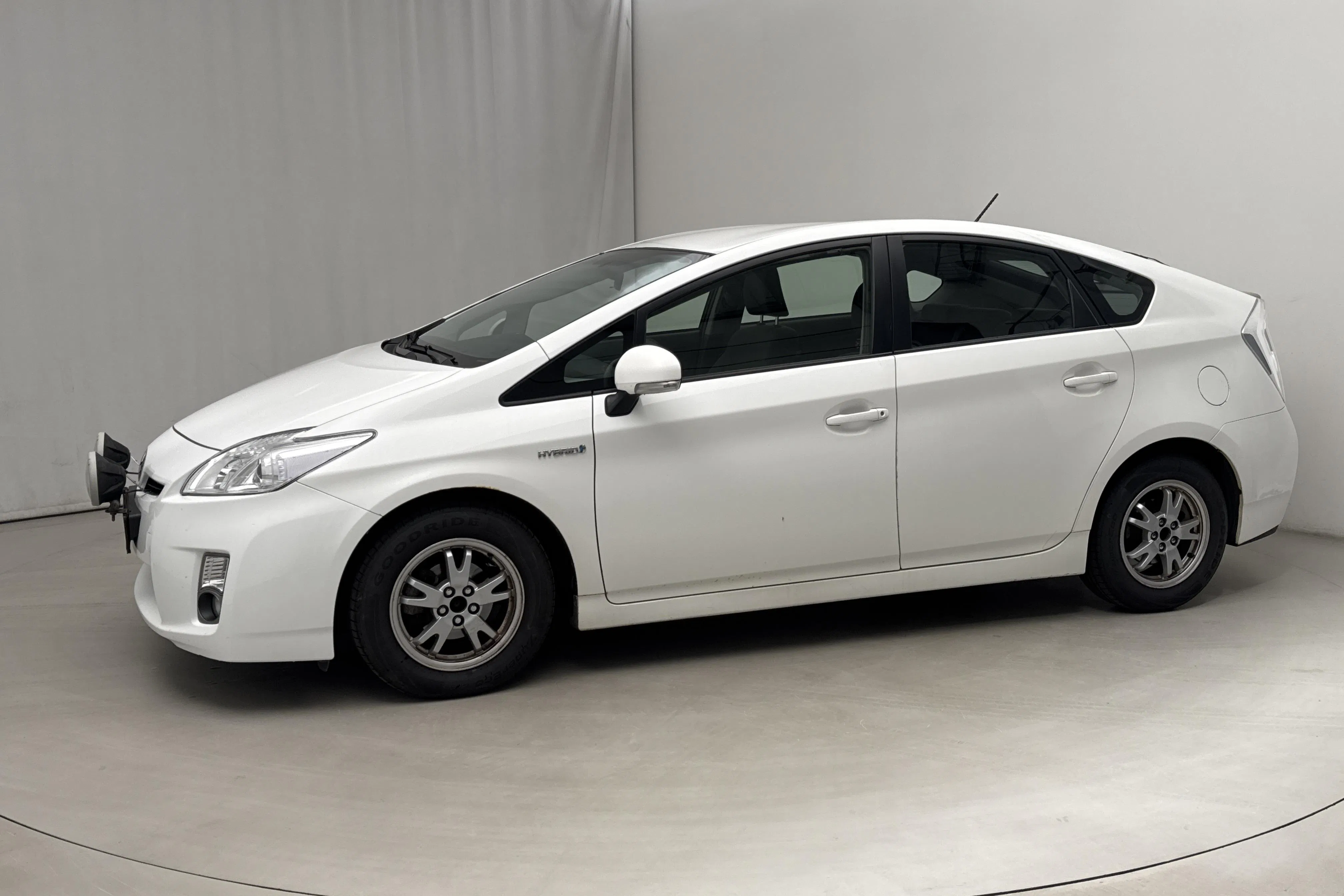Presentationsfoto 2 av 14: Toyota Prius 1.8 Hybrid (99hk) - 19 734 mil - Automat - vit - 2010