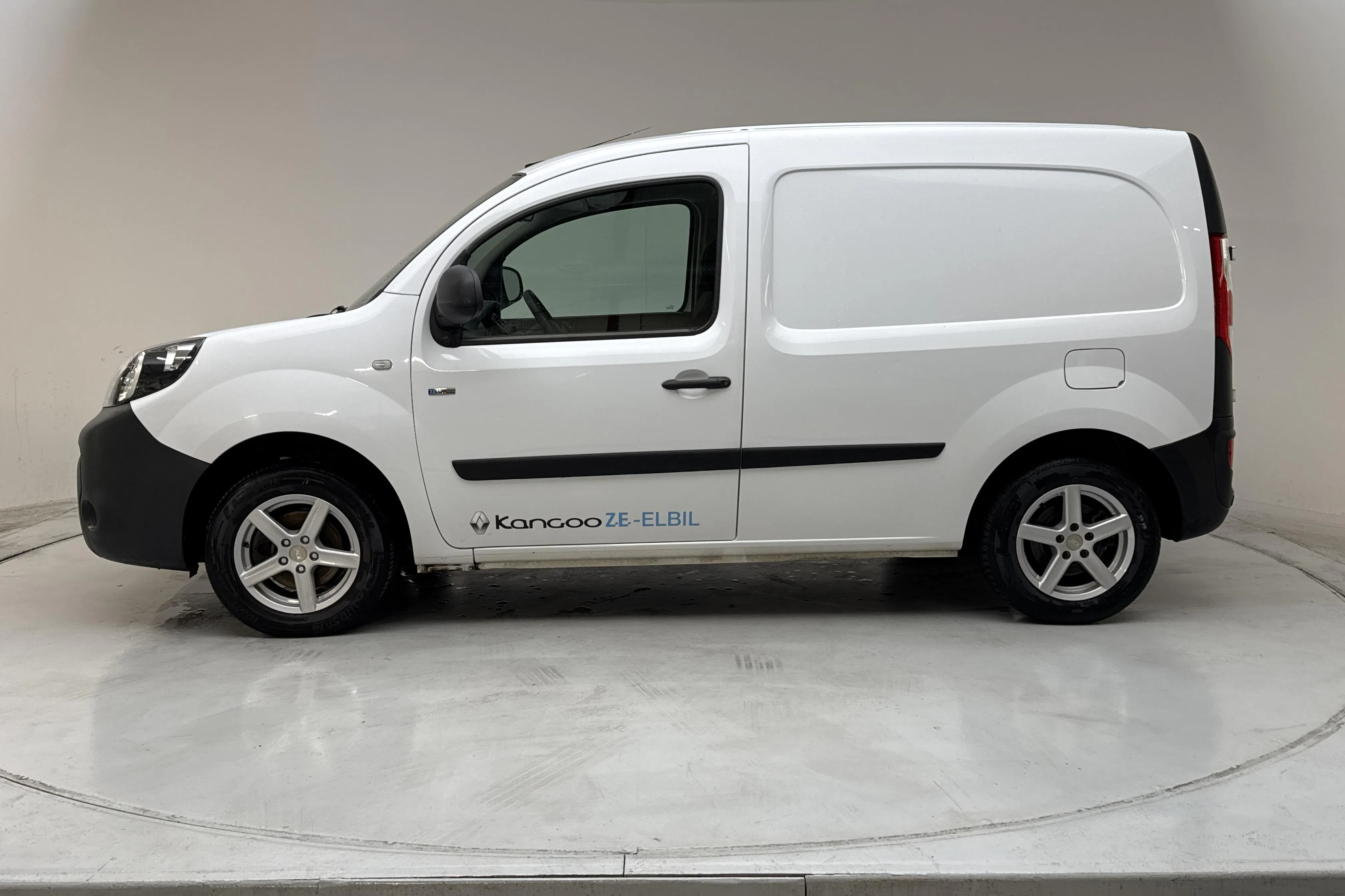 Presentation photo 2 of 14: Renault Kangoo Z.E Power Plus 33kWh Skåp (60hk) - 52 220 km - Automatic - white - 2019