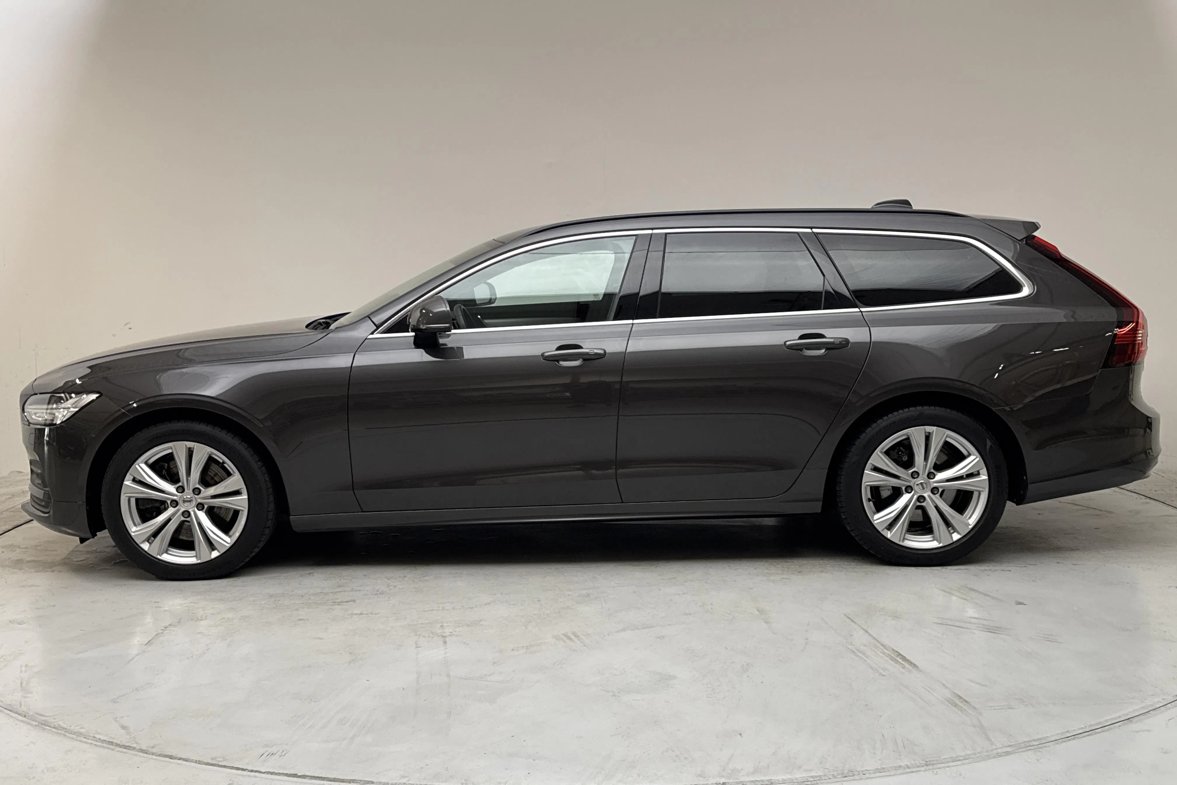 Presentation photo 2 of 15: Volvo V90 B4 Mildhybrid, Diesel (190hk) - 13 151 Scandinavian mile - Automatic - gray - 2023