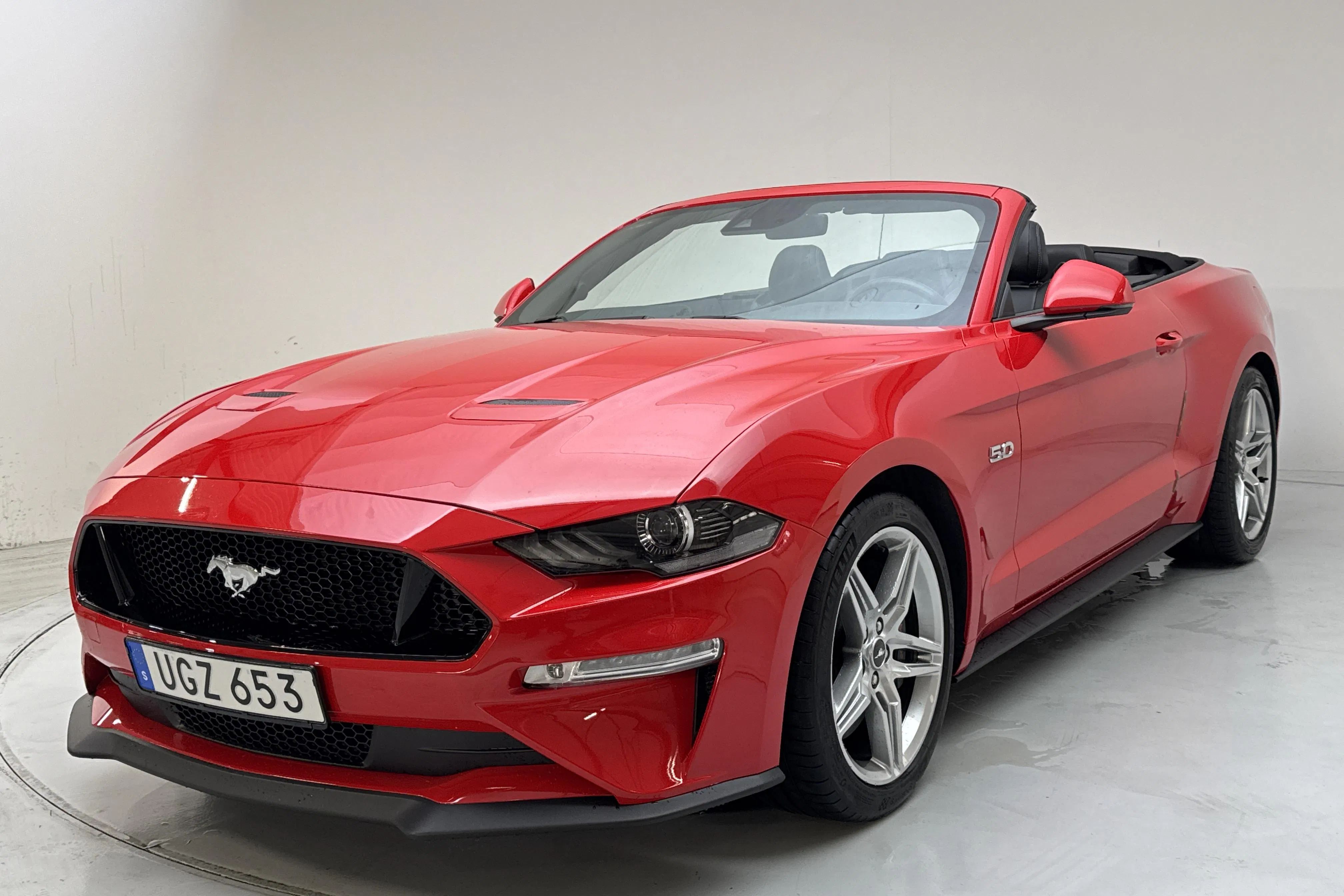 Presentationsfoto 1 av 21: Ford Mustang GT V8 Convertible (450hk) - 2 621 mil - Automat - röd - 2018