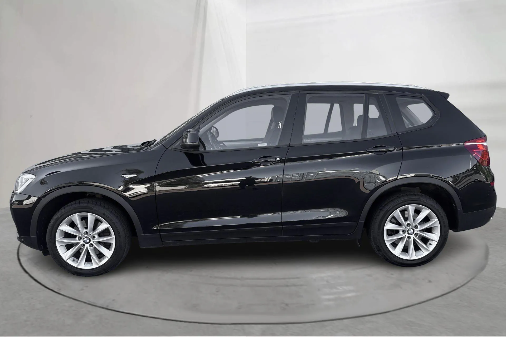 Presentationsfoto 2 av 16: BMW X3 xDrive20d, F25 (190hk) - 15 137 mil - Automat - svart - 2017