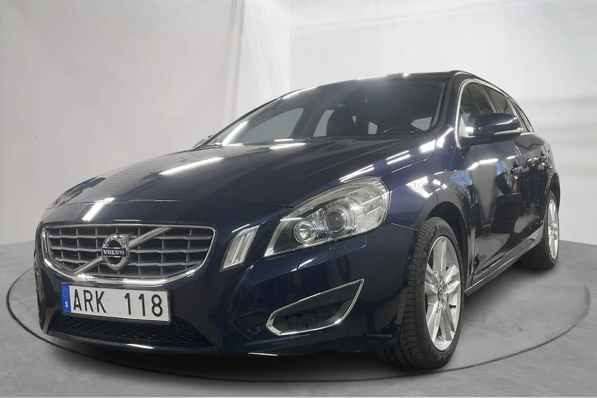 Presentationsfoto 1 av 14: Volvo V60 D3 (136hk) - 9 942 mil - Manuell - blå - 2013