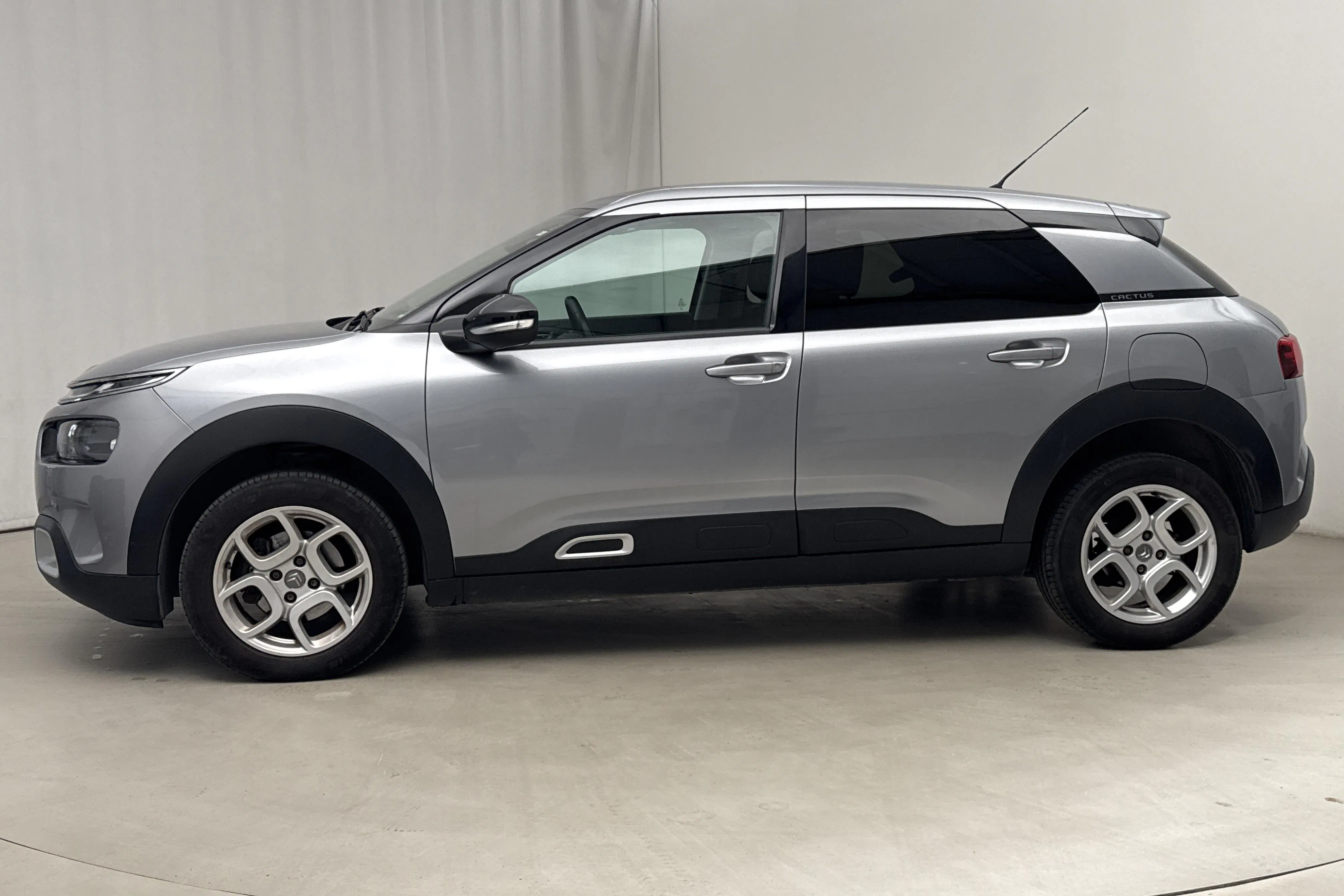 Presentation photo 2 of 18: Citroën C4 Cactus PureTech (130hk) - 99 870 km - Automatic - gray - 2020