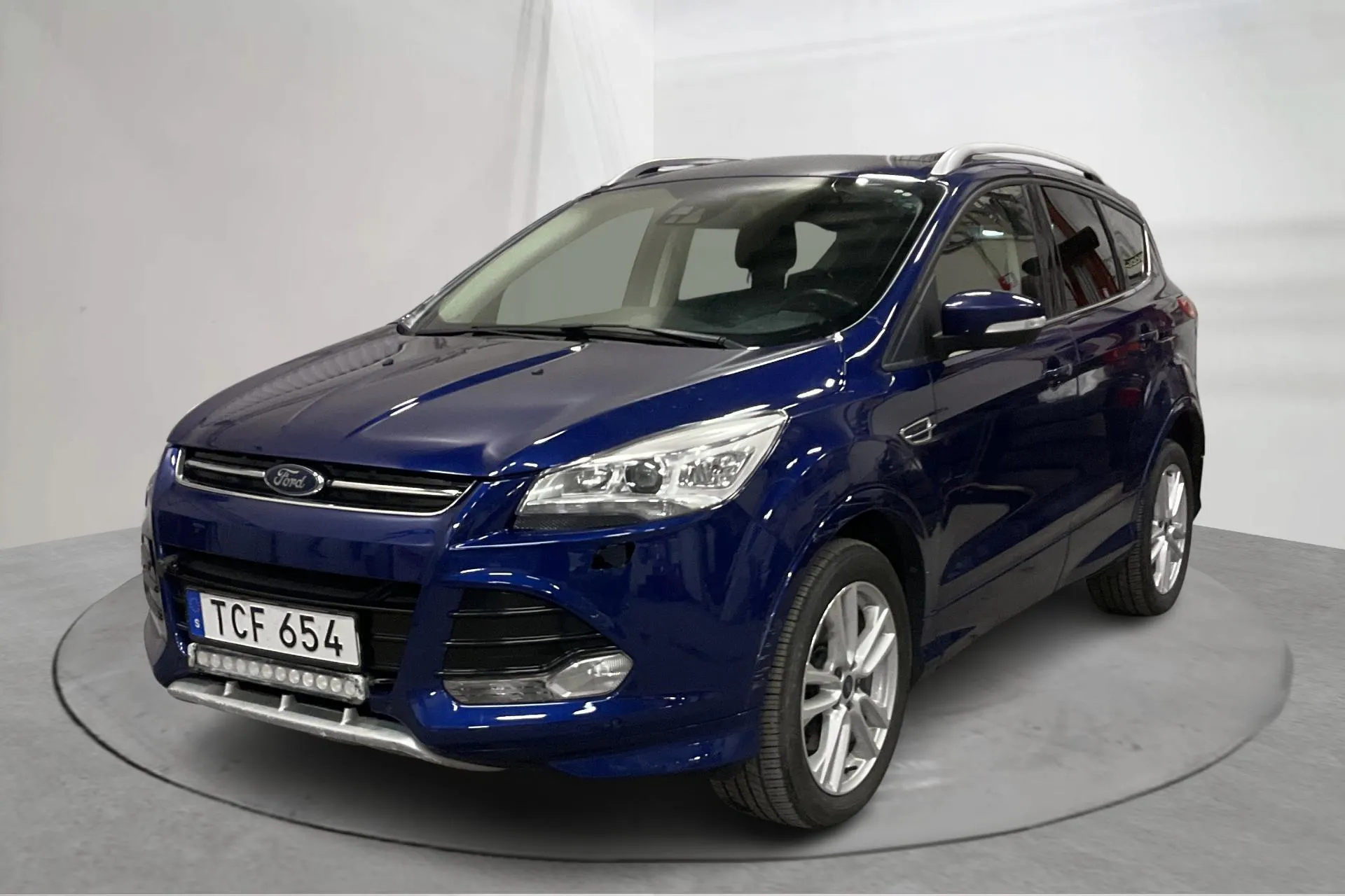 Præsentationsfoto 1 af 14: Ford Kuga 1.5 EcoBoost AWD (180hk) - 118 740 kilometer - Salgsautomat - Blå farve - 2016
