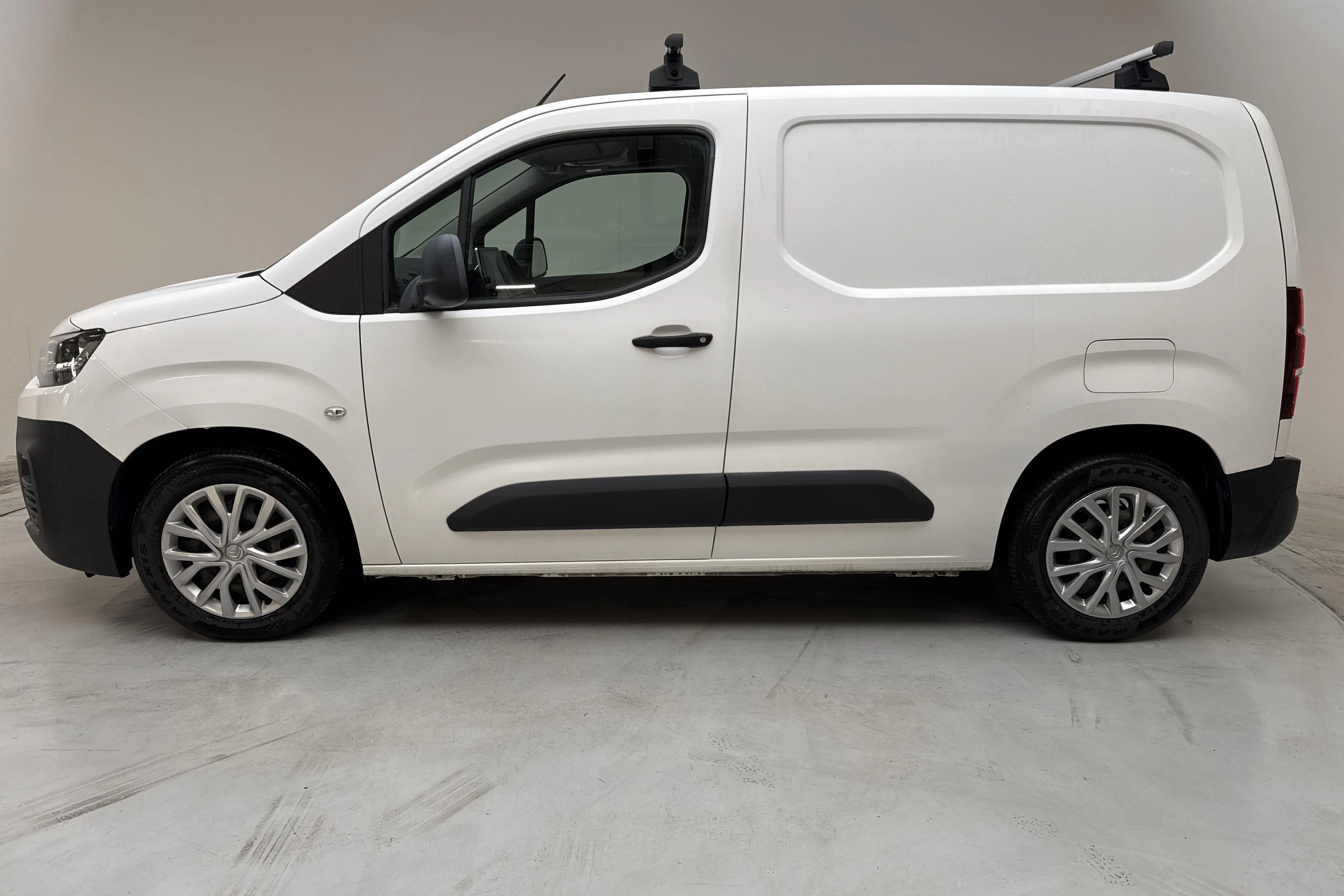 Presentationsfoto 2 av 12: Citroën Berlingo 1.5 BlueHDi Skåp (100hk) - 13 402 mil - Manuell - vit - 2019