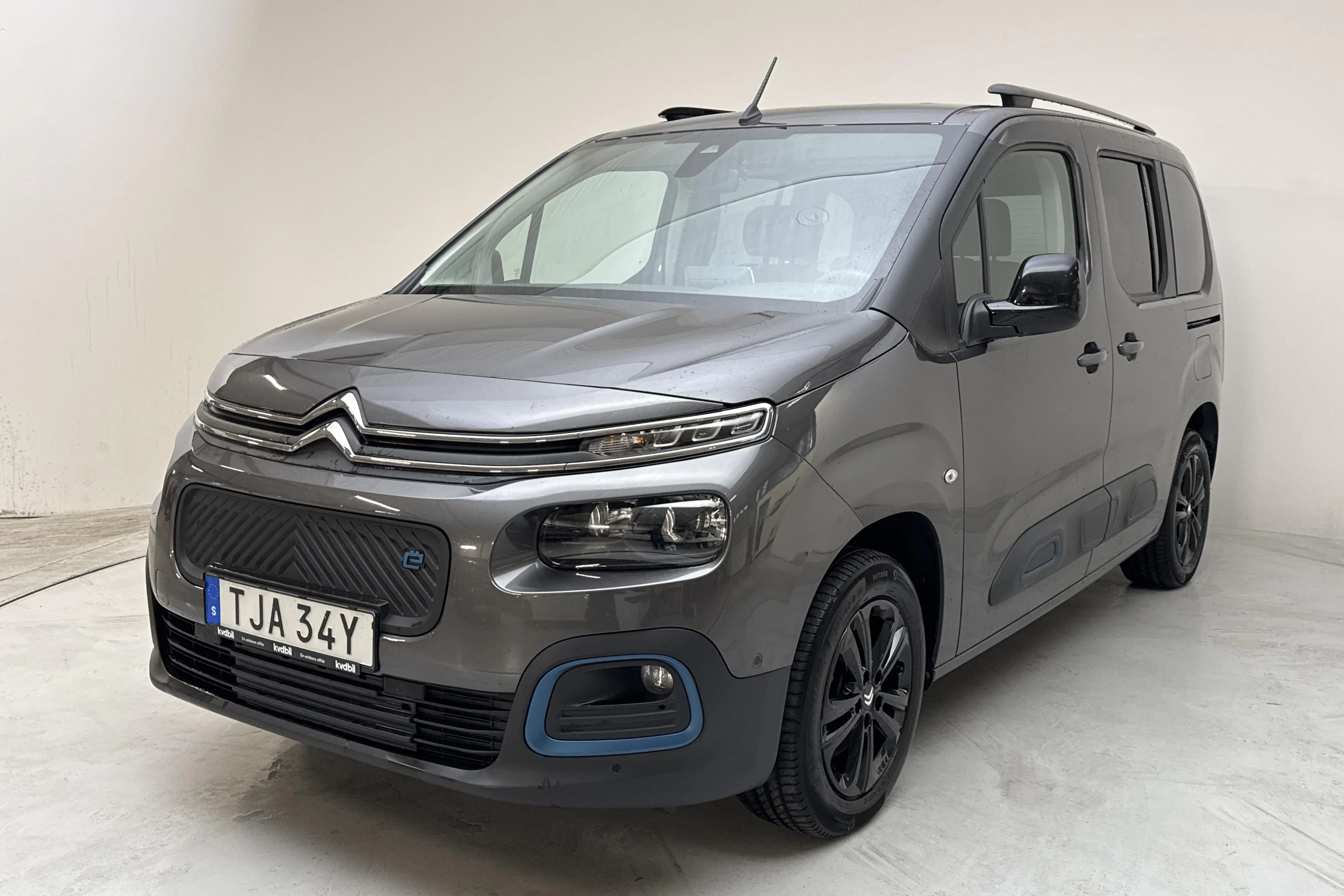 Presentation photo 1 of 17: Citroën e-Berlingo 50kWh (136hk) - 96 790 km - Automatic - gray - 2023