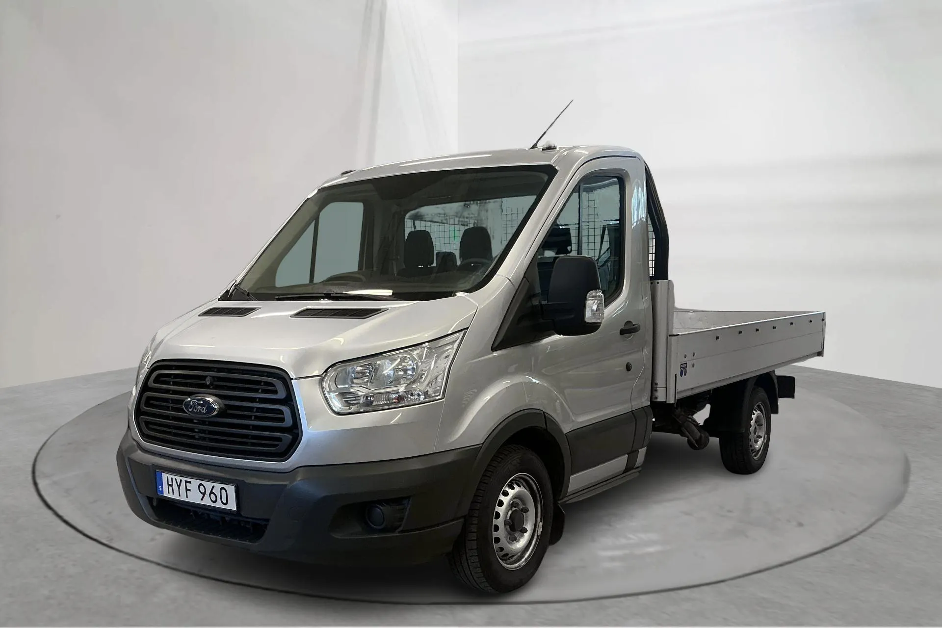 Presentationsfoto 1 av 19: Ford Transit 310 (125hk) - 10 589 mil - Manuell - grå - 2015