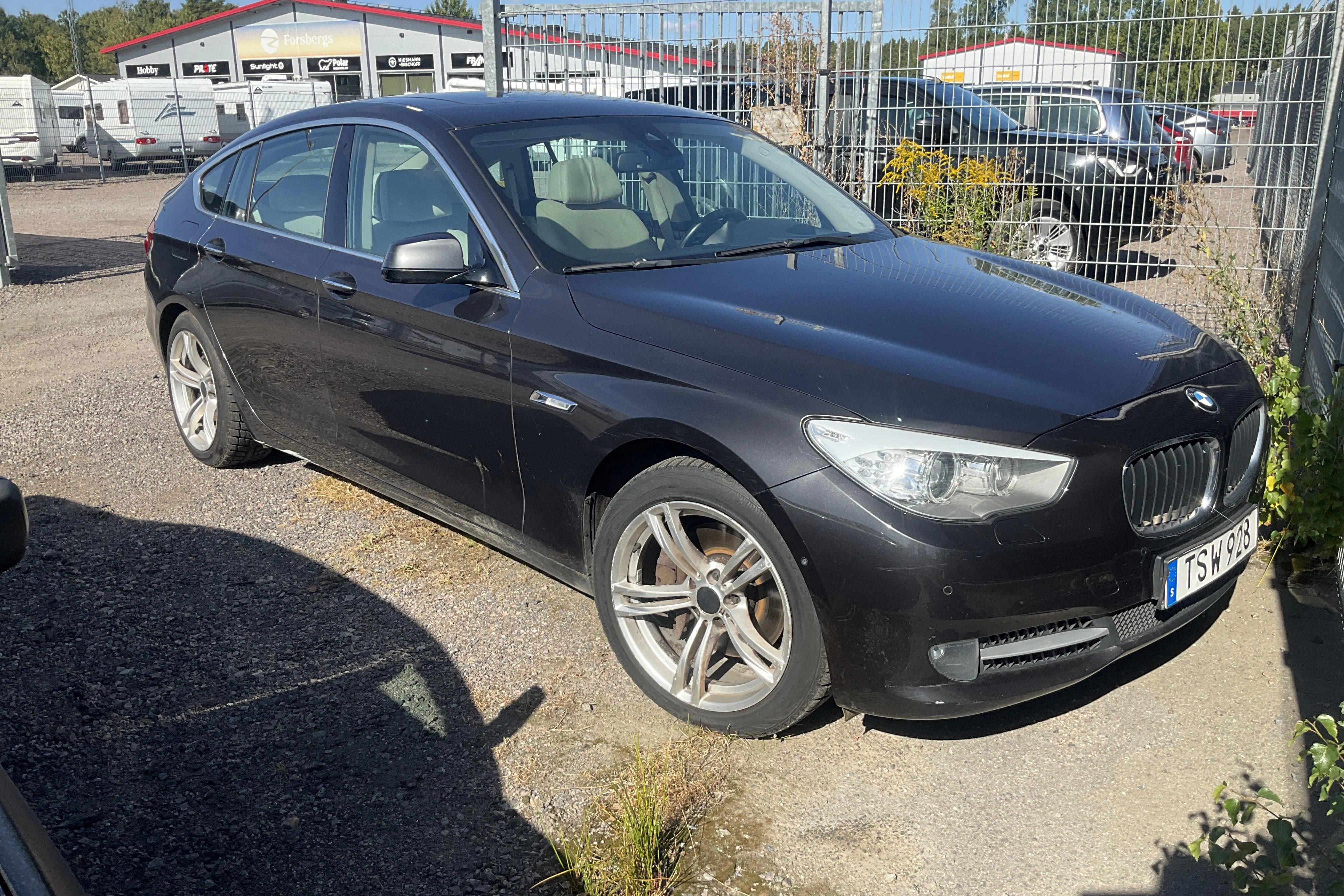 Presentation photo 1 of 19: BMW 535i GT xDrive, F07 (306hk) - 304 990 km - Automatic - dark grey - 2013