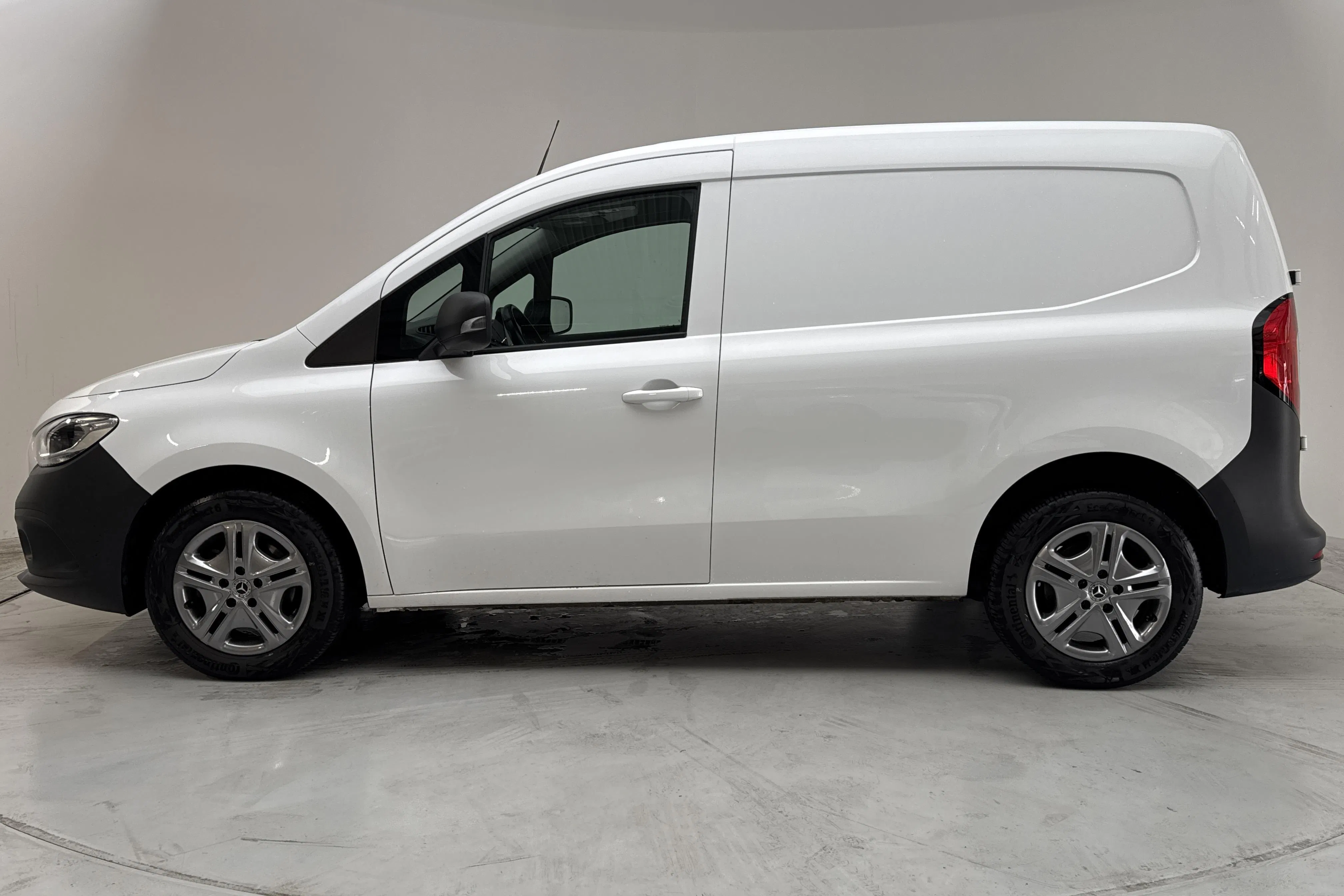 Presentationsfoto 2 av 12: Mercedes Citan 110 1.5 CDI (95hk) - 2 290 mil - Automat - vit - 2025
