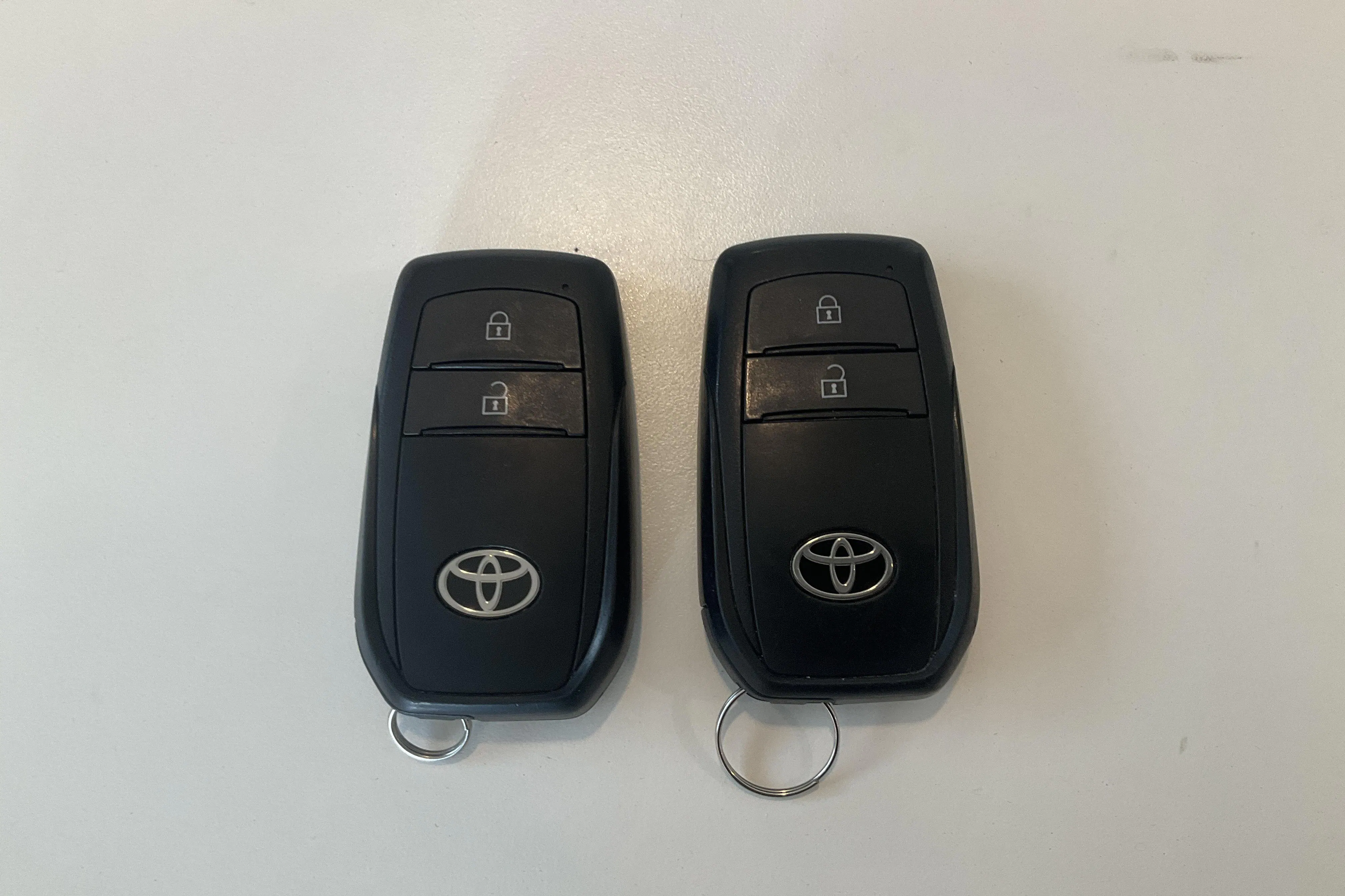 Presentationsfoto 14 av 14: Toyota Corolla 1.8 Hybrid Touring Sports (140hk) - 8 521 mil - Automat - vit - 2023