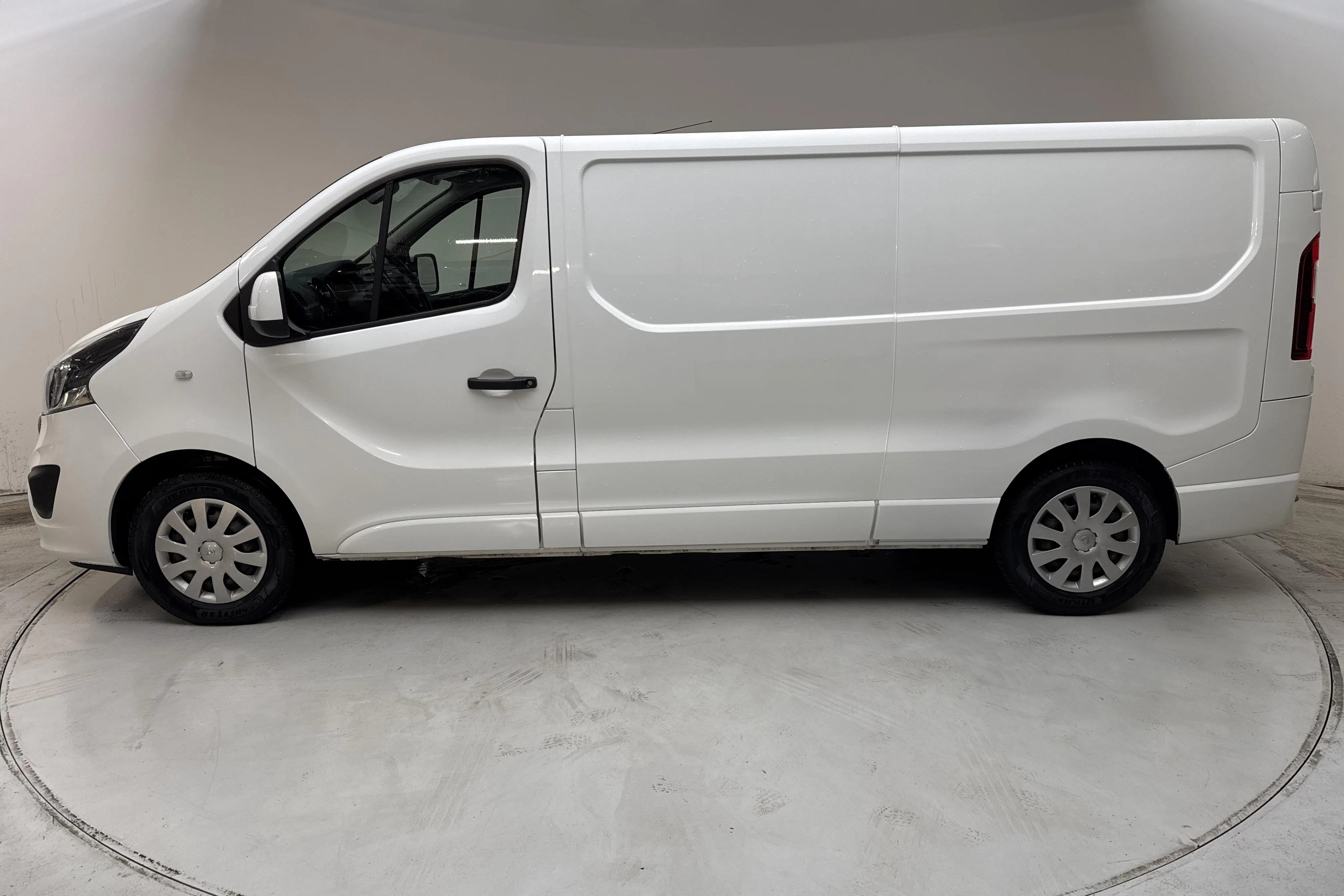 Presentation photo 2 of 10: Opel Vivaro 1.6 BITURBO (125hk) - 175 150 km - Manual - 2019