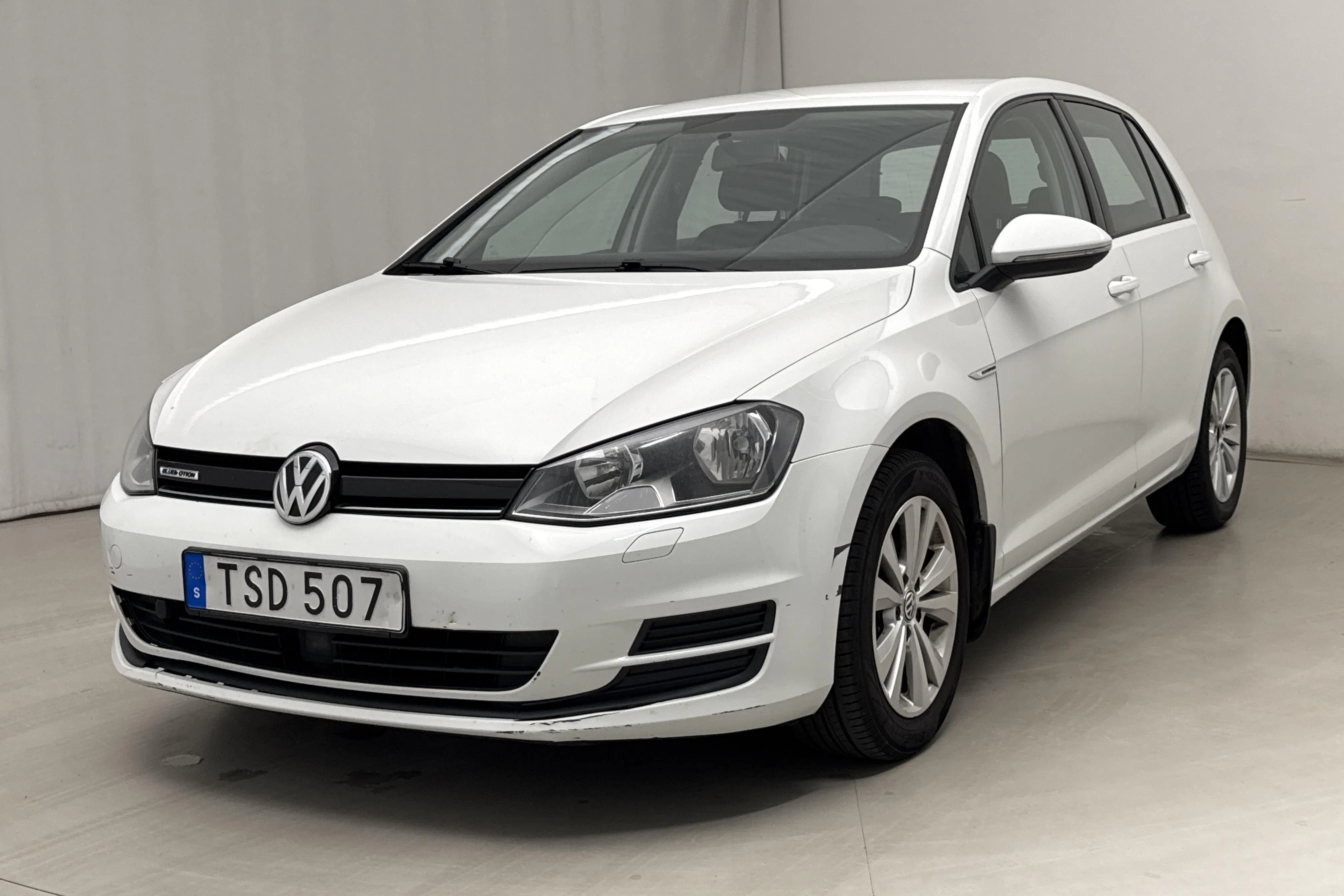 Presentationsfoto 1 av 13: VW Golf VII 1.4 TGI 5dr (110hk) - 9 225 mil - Manuell - vit - 2015