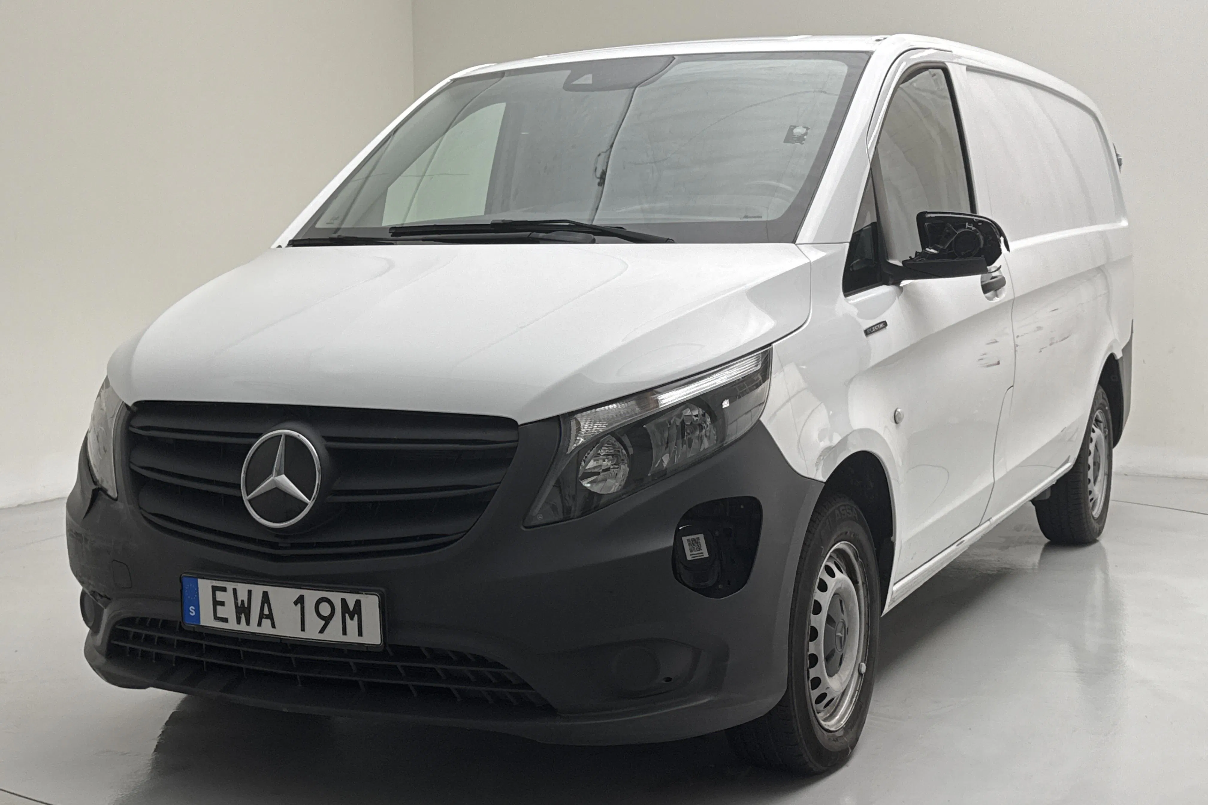 Presentationsfoto 1 av 15: Mercedes eVito Skåp 60kWh W640 (116hk) - 6 623 mil - Automat - vit - 2023