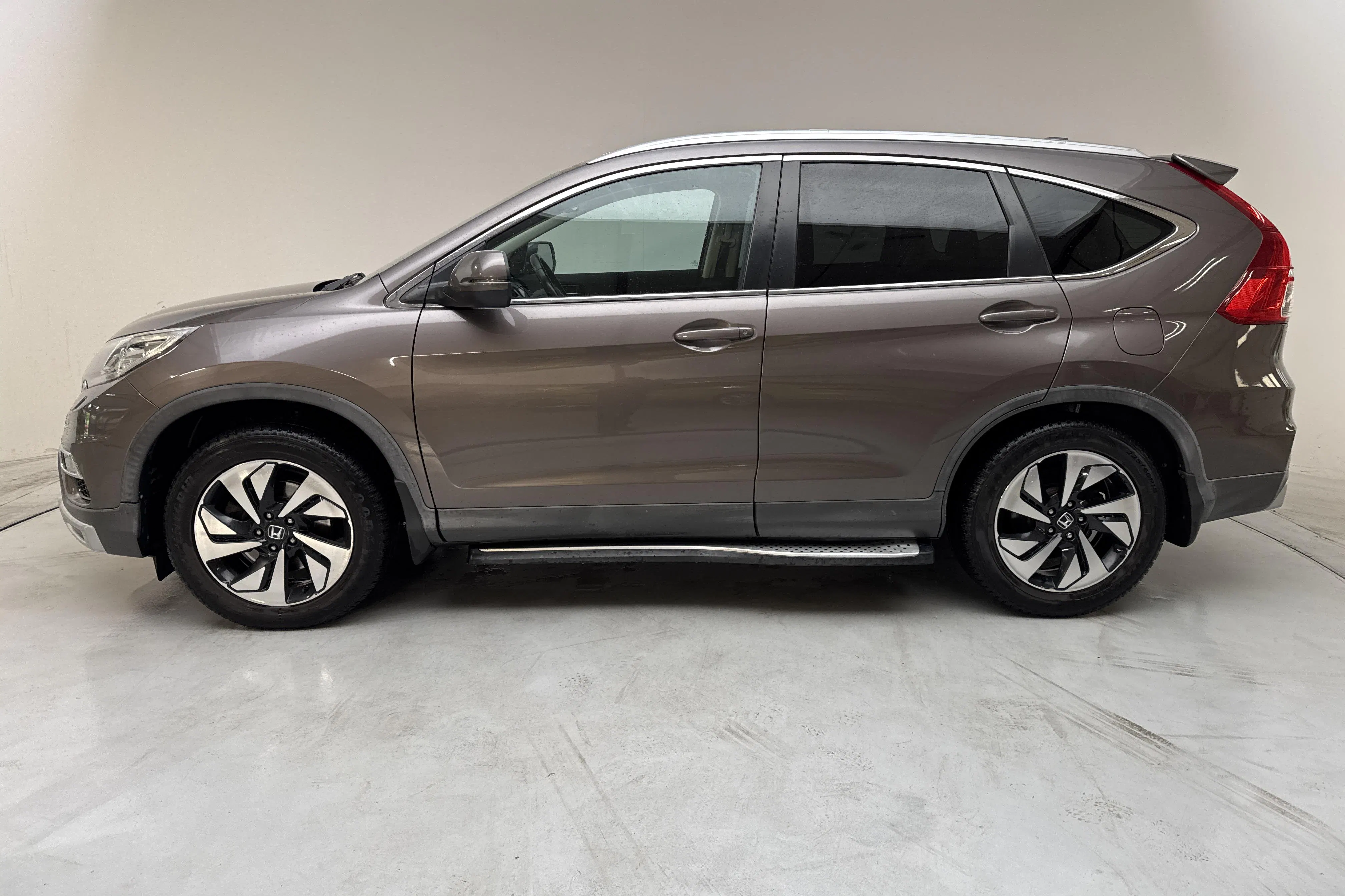 Presentation photo 2 of 14: Honda CR-V 1.6 i-DTEC 4WD (160hk) - 161 400 km - Automatic - light brown - 2015
