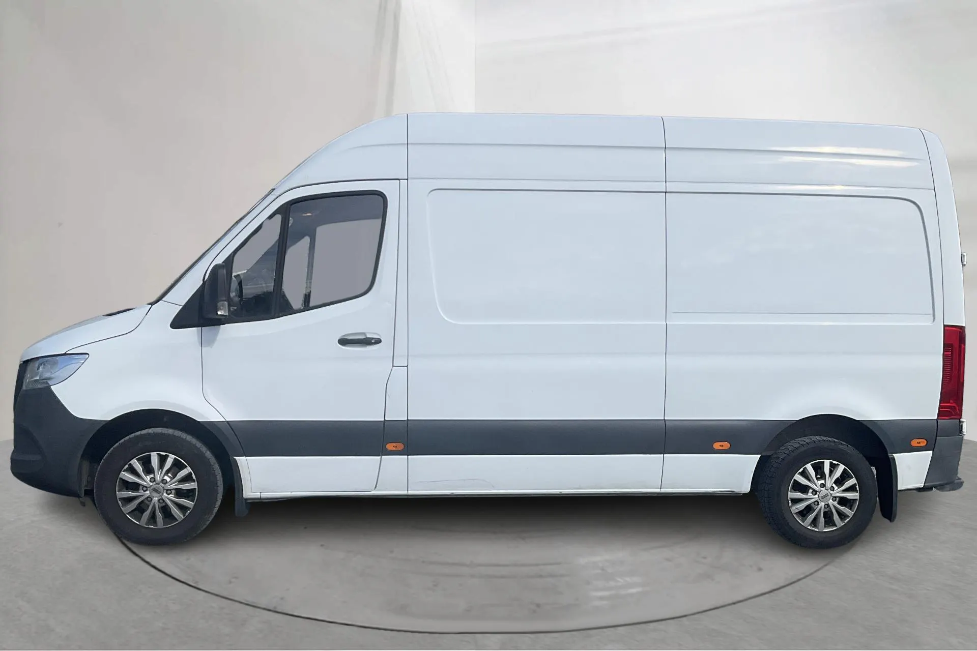Presentationsfoto 2 av 12: Mercedes Sprinter 314 CDI Skåp 2WD (143hk) - 11 598 mil - Automat - vit - 2019
