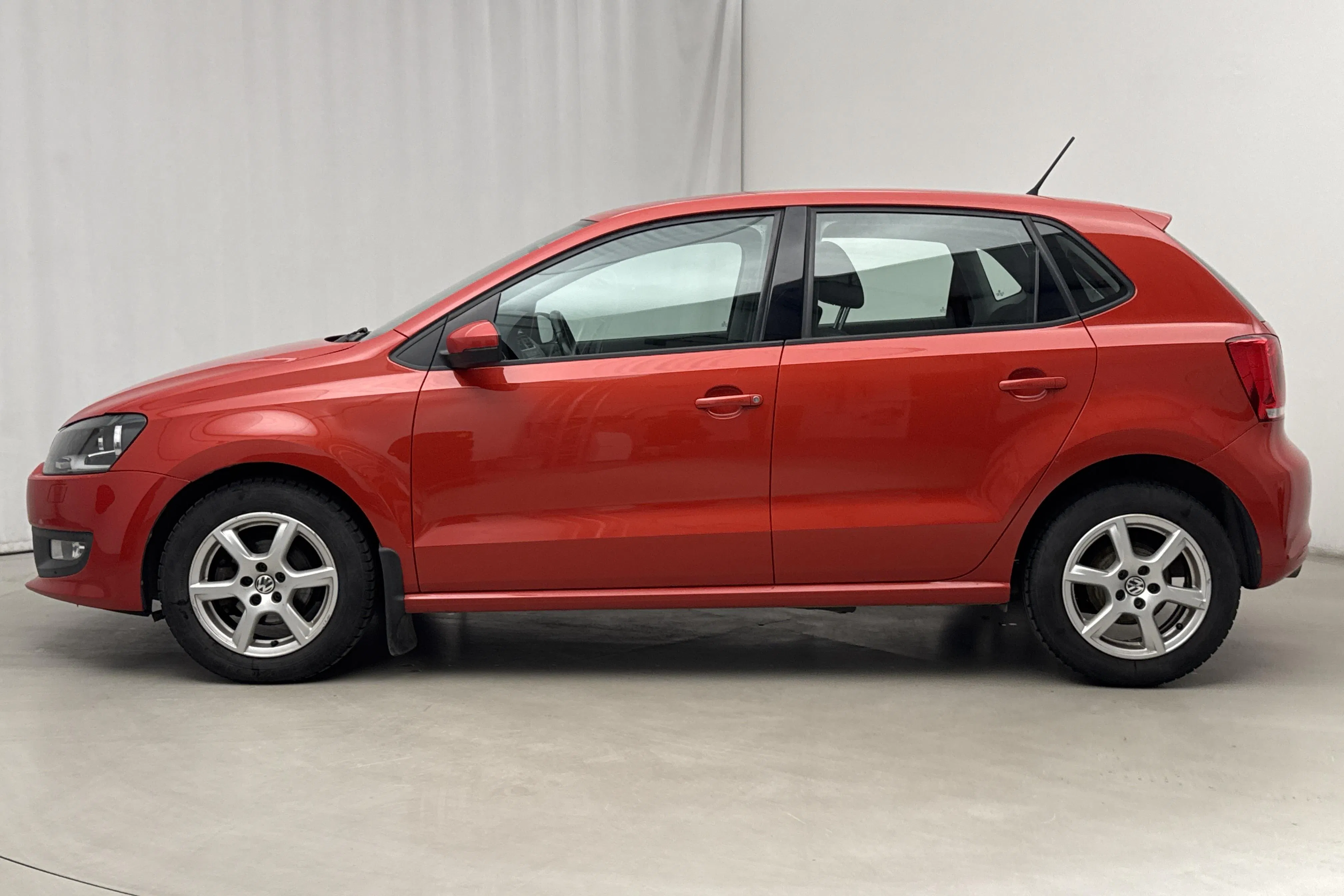 Presentation photo 2 of 14: VW Polo 1.4 5dr (85hk) - 93 530 km - Manual - orange - 2011