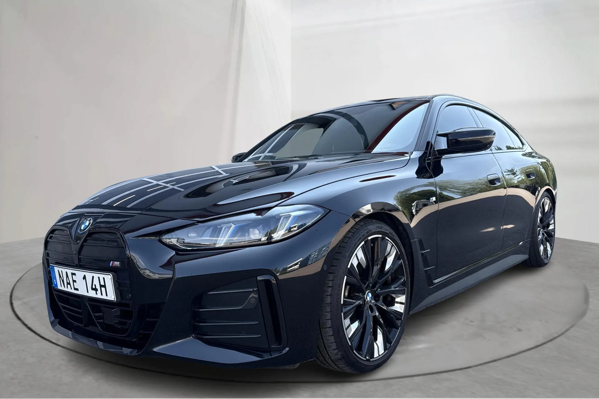 Presentationsfoto 1 av 24: BMW i4 M50 xDrive LCI, G26 (544hk) - 3 020 mil - Automat - svart - 2025