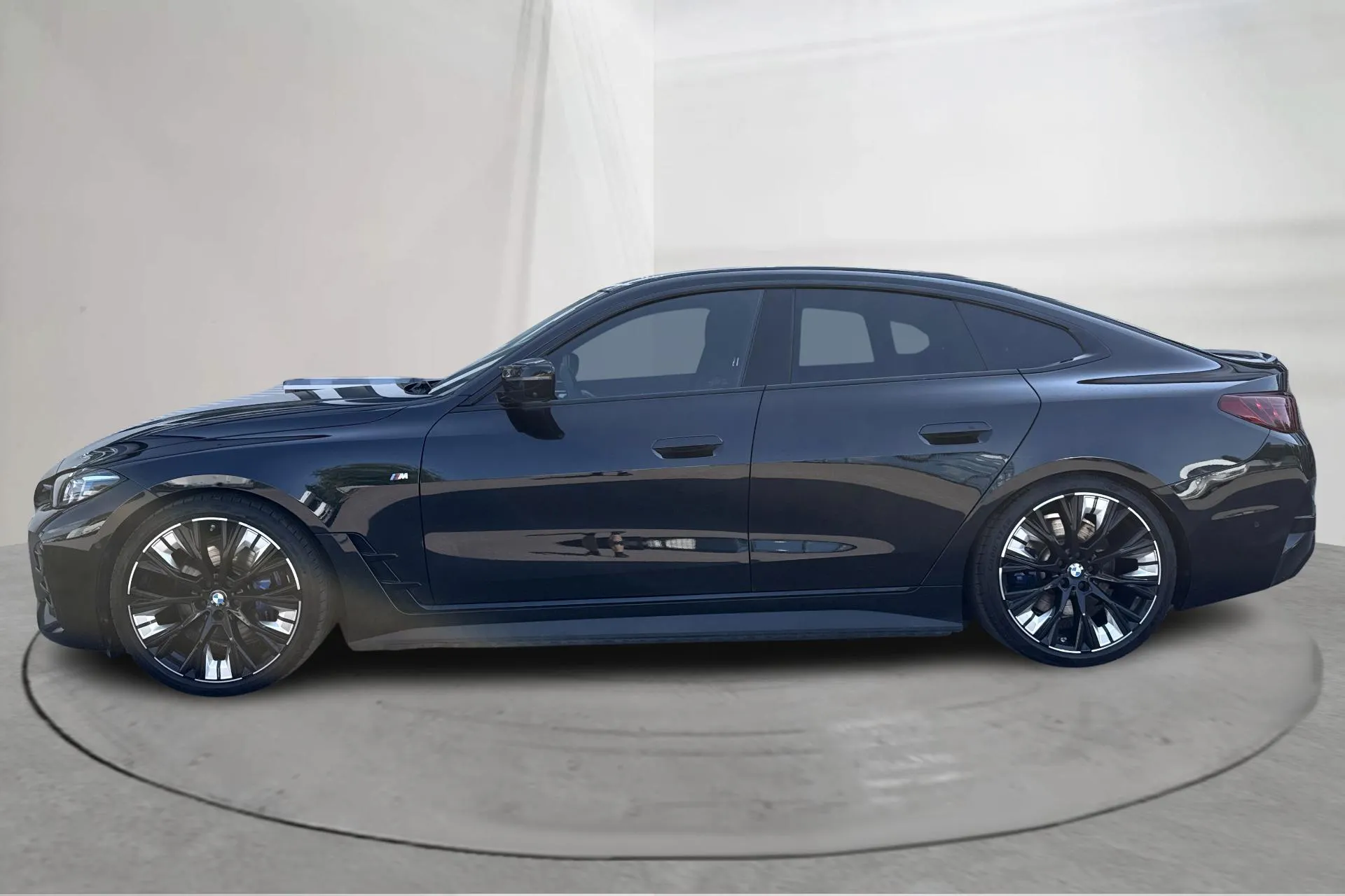 Presentationsfoto 2 av 24: BMW i4 M50 xDrive LCI, G26 (544hk) - 3 020 mil - Automat - svart - 2025