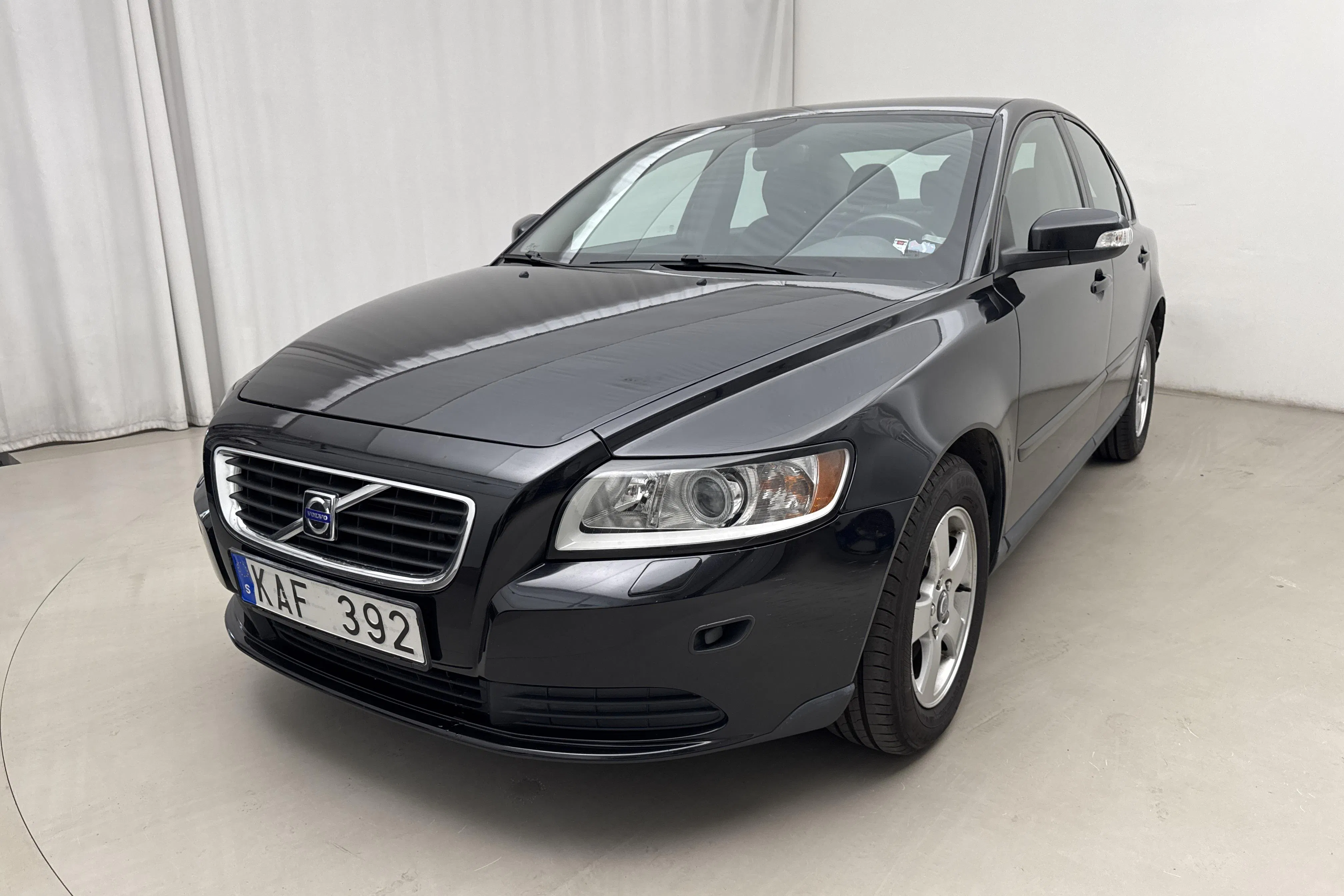 Presentationsfoto 1 av 14: Volvo S40 1.8F (125hk) - 20 616 mil - Manuell - svart - 2008
