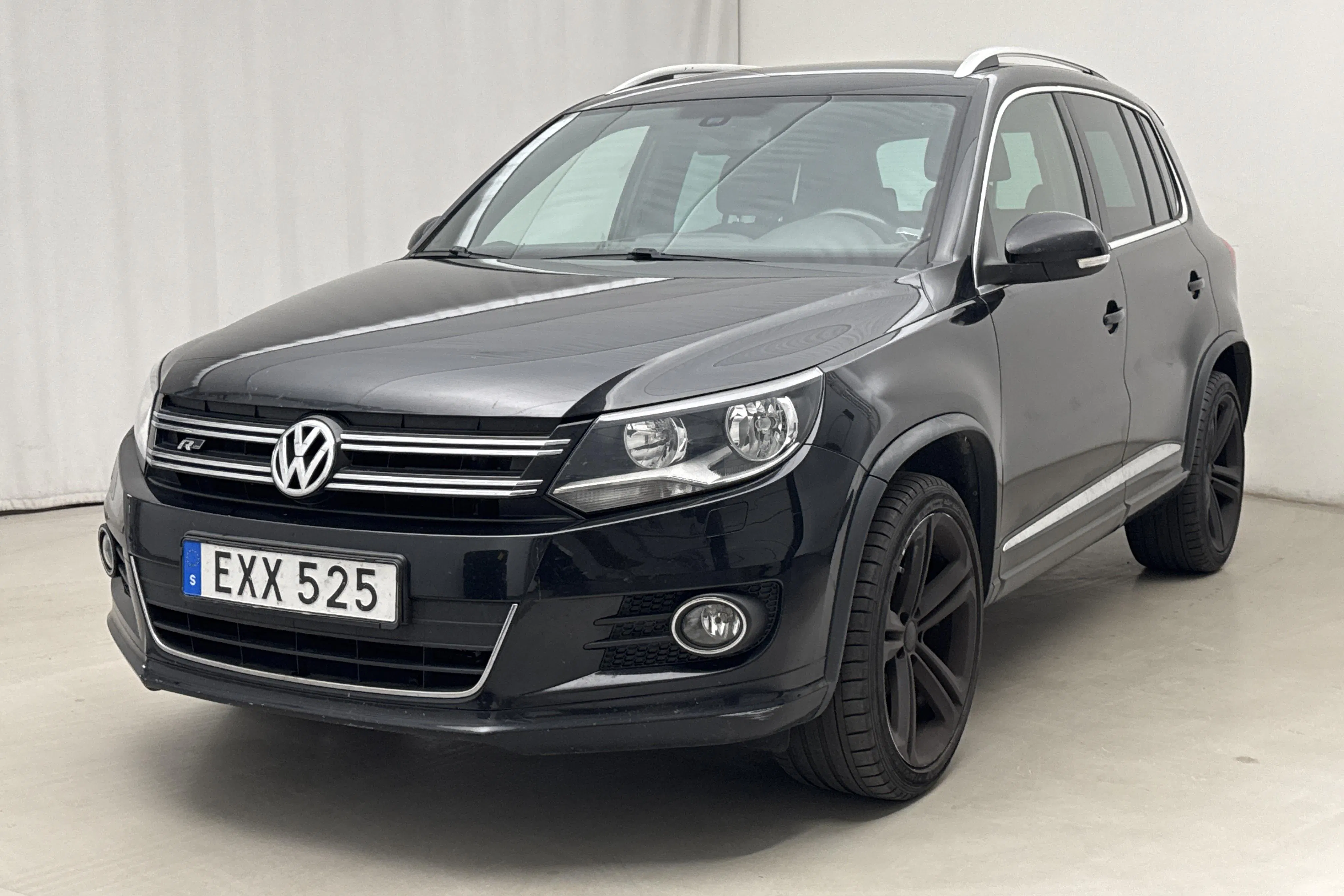 Presentationsfoto 1 av 16: VW Tiguan 1.4 TSI 4MOTION (160hk) - 18 700 mil - Manuell - svart - 2015