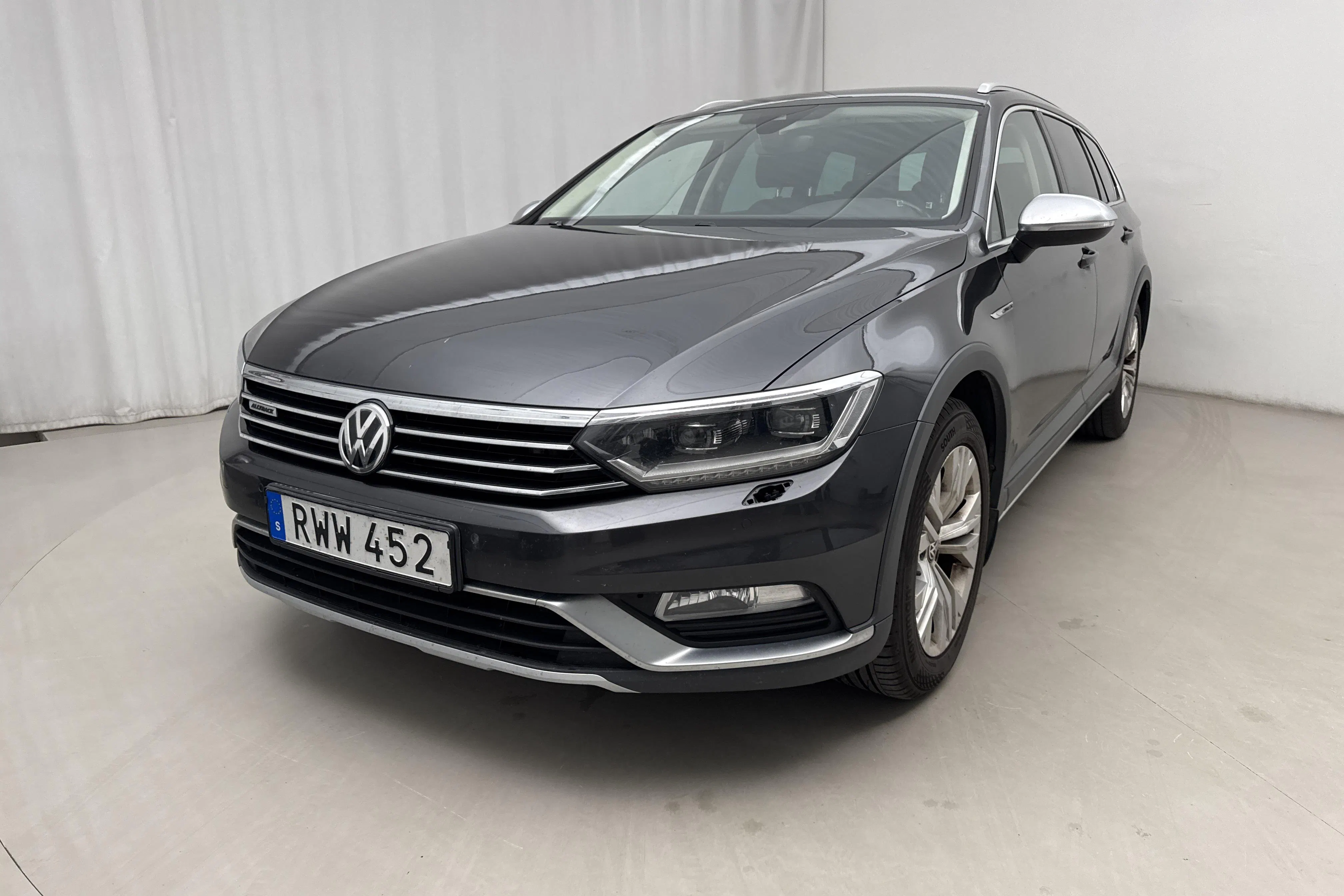 Presentation photo 1 of 17: VW Passat Alltrack 2.0 TDI 4MOTION (190hk) - 257 440 km - Automatic - dark grey - 2018