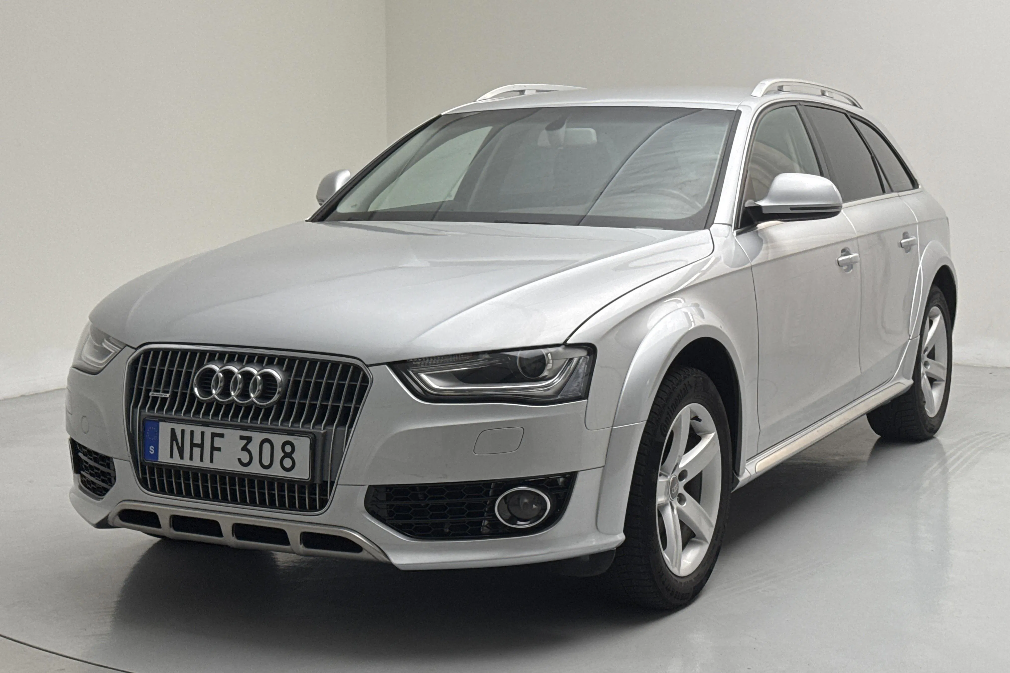 Presentation photo 1 of 12: Audi A4 Allroad 2.0 TDI Avant quattro (177hk) - 231 910 km - Automatic - silver - 2013