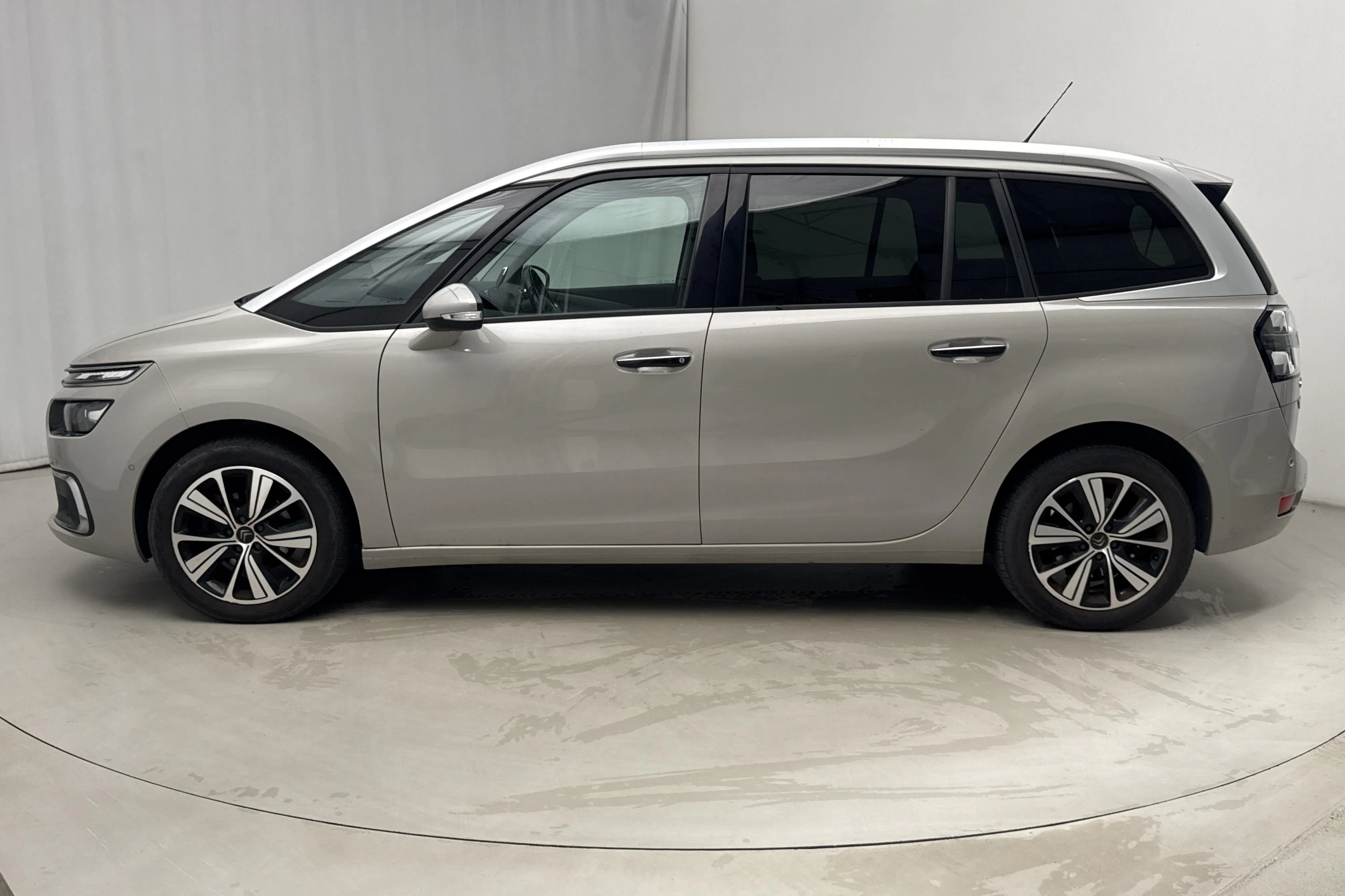 Presentation photo 2 of 22: Citroën C4 Grand Picasso BlueHDi (120hk) - 171 660 km - Automatic - brown - 2017