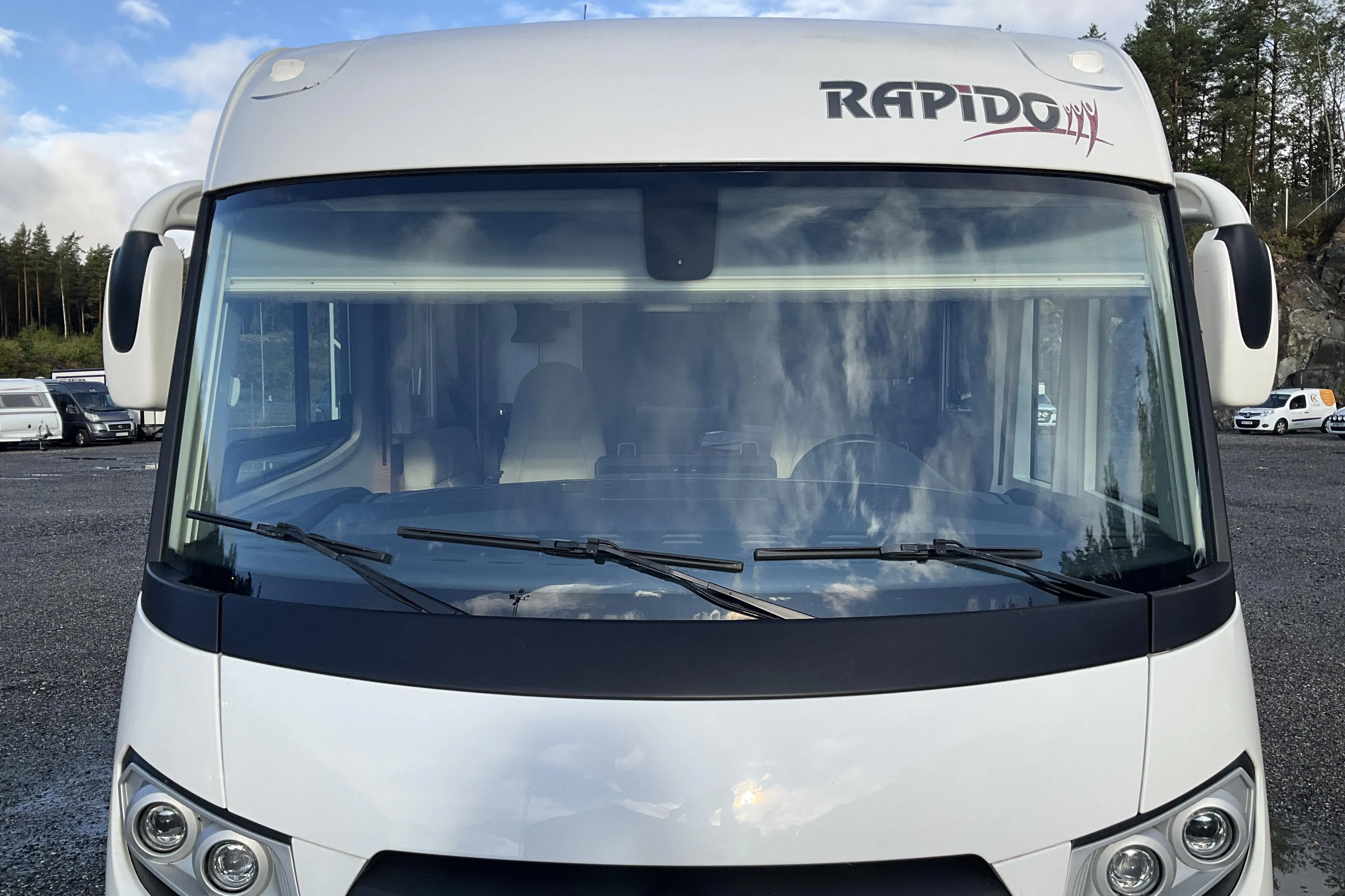 Presentationsfoto 2 av 57: MERCEDES-BENZ RAPIDO M96 Husbil - 4 177 mil - Automat - vit - 2022